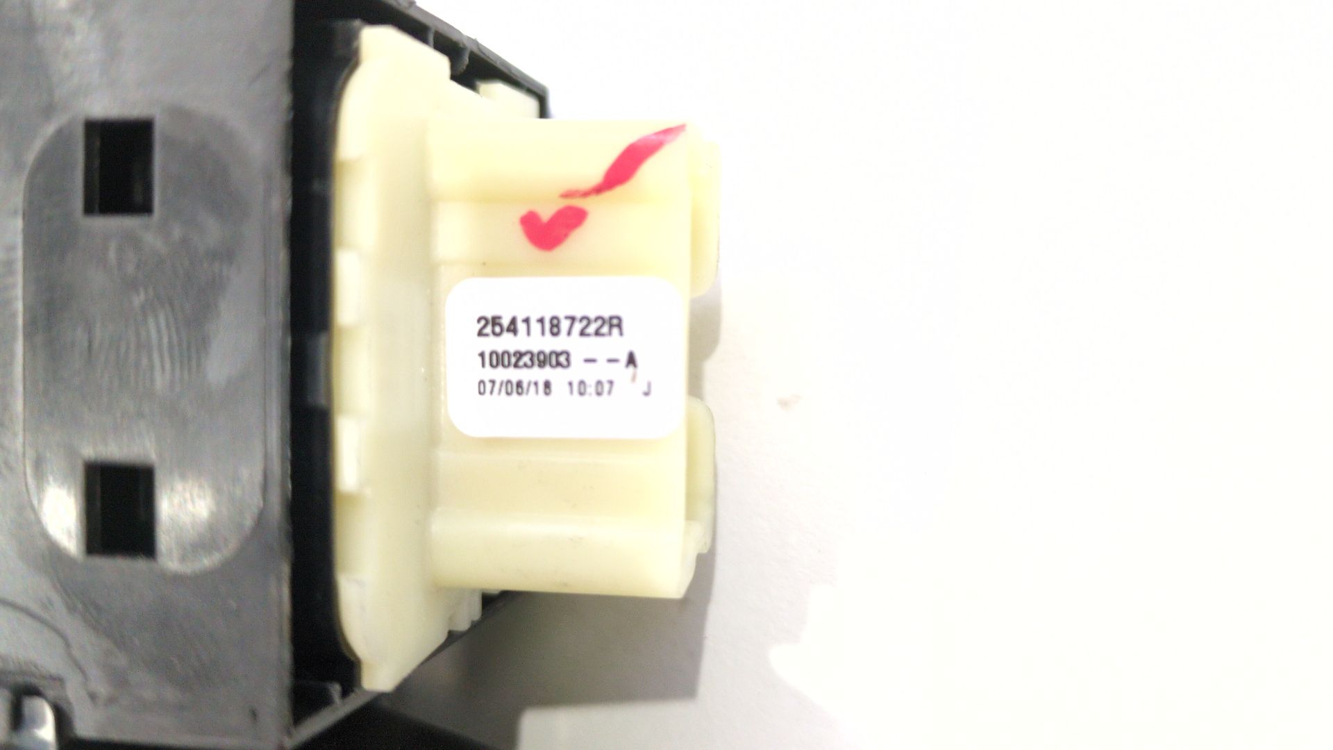 mando_elevalunas_delantero_izquierdo_264118722r_255704283r_renault_master_iii_furgoneta_fv_2_3_dci_180_fwd_fv04