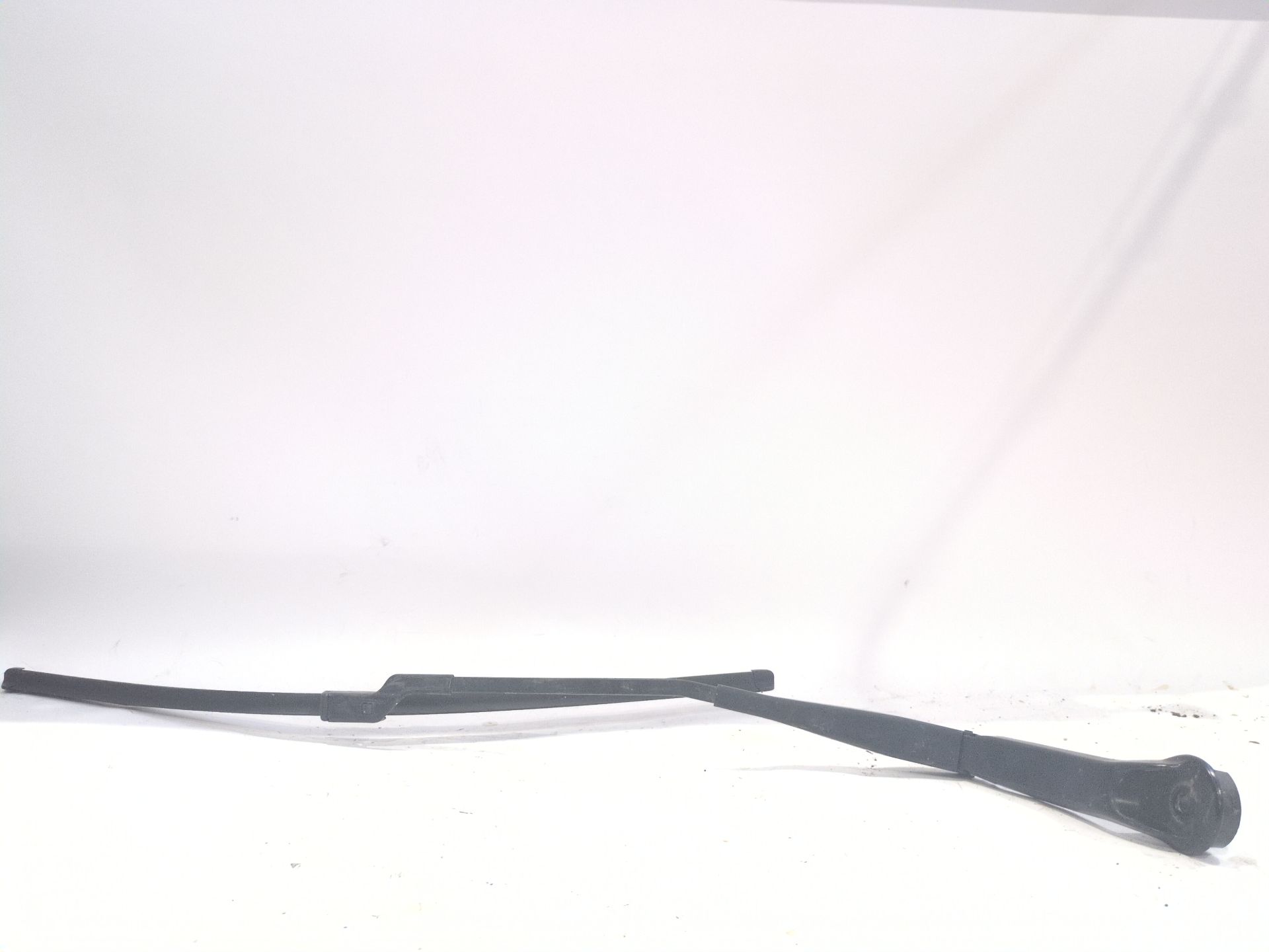 brazo_limpia_delantero_derecho_288811567r_renault_scenic_iv_j9_1_7_blue_dci_120_j9a7_j9a8