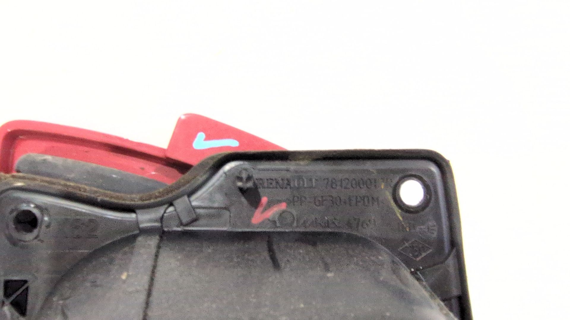 tapa_exterior_combustible_781200017r_renault_master_iii_furgoneta_fv_2_3_dci_180_fwd_fv04