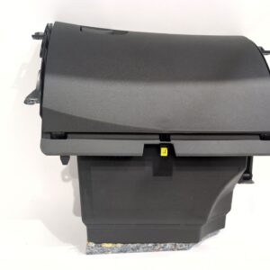 guantera_685001166r_renault_megane_iv_sedan_1_5_blue_dci_115_lva6