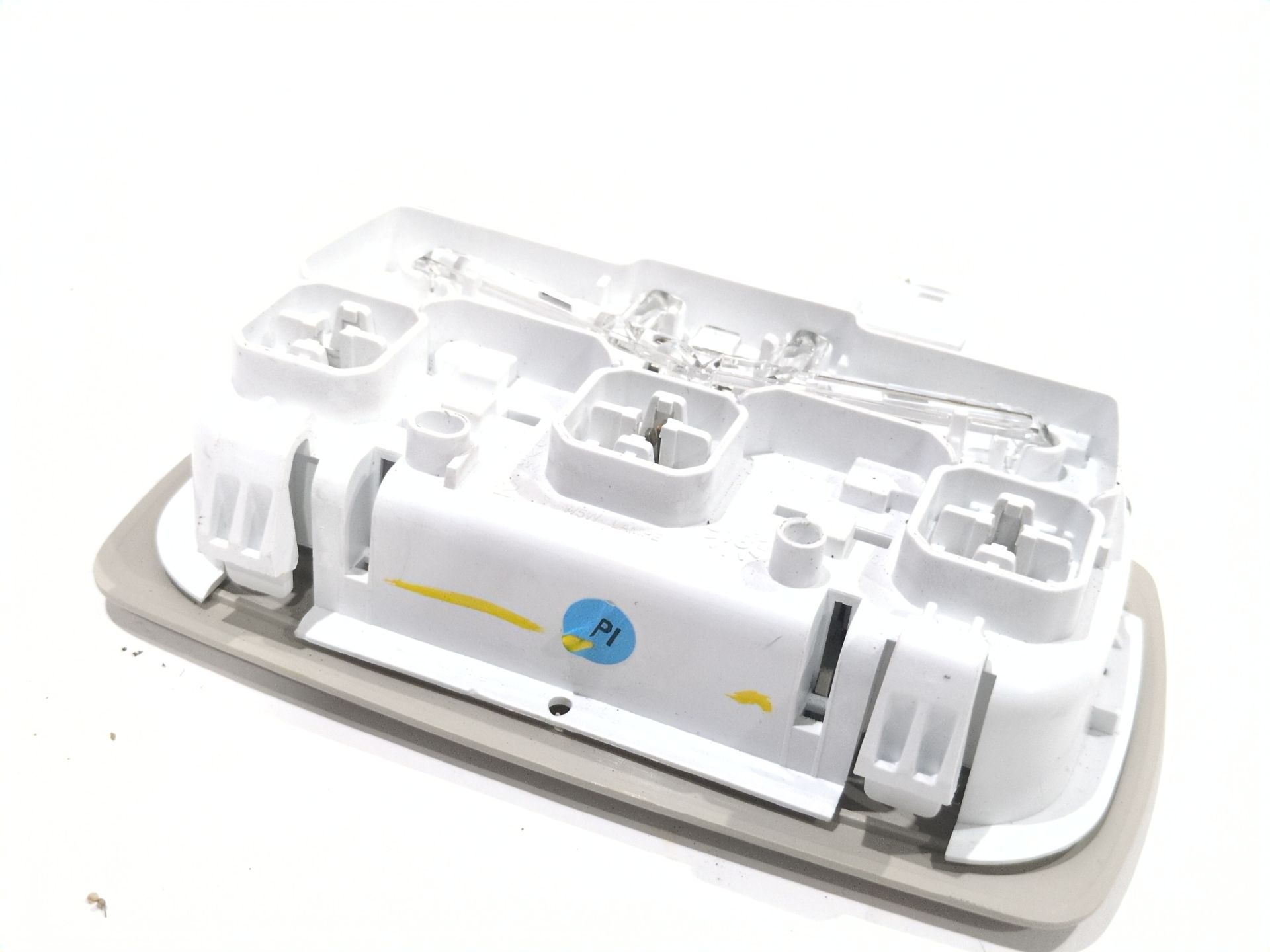 luz_interior_264309166r_renault_megane_iv_sedan_1_5_blue_dci_115_lva6