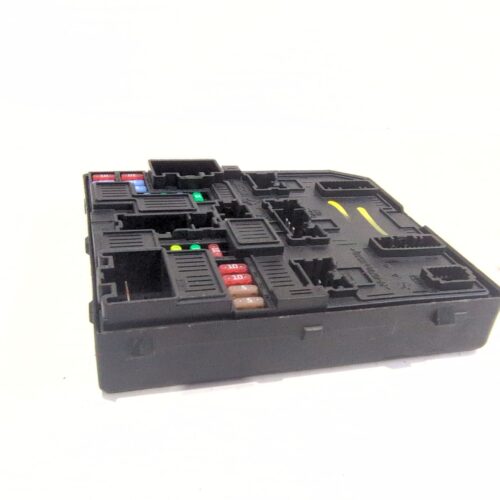 CAJA RELES / FUSIBLES RENAULT MEGANE IV SEDÁN 1.5 BLUE DCI 115 (LVA6)