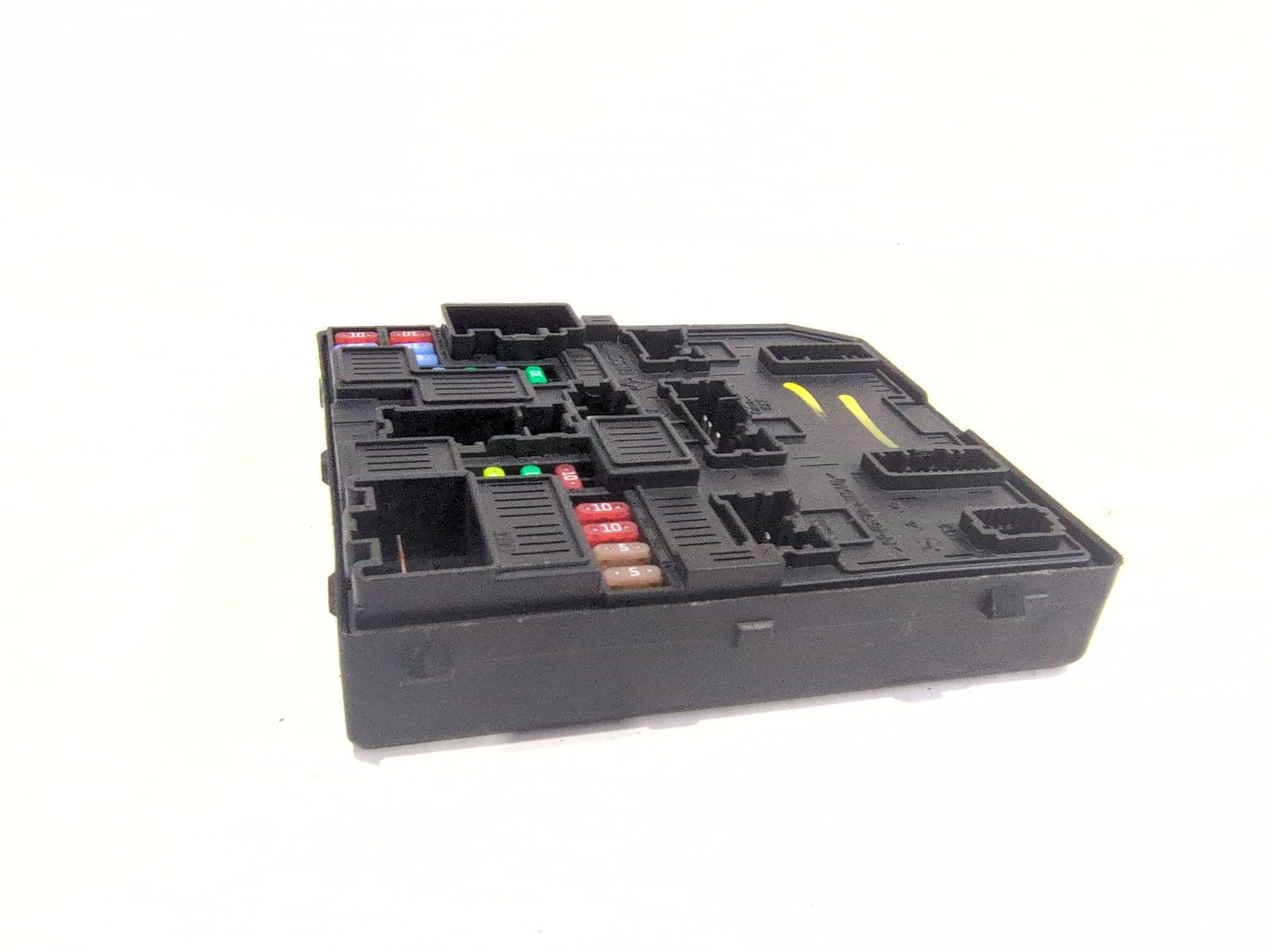 caja_reles_fusibles_284b66727r_renault_megane_iv_sedan_1_5_blue_dci_115_lva6