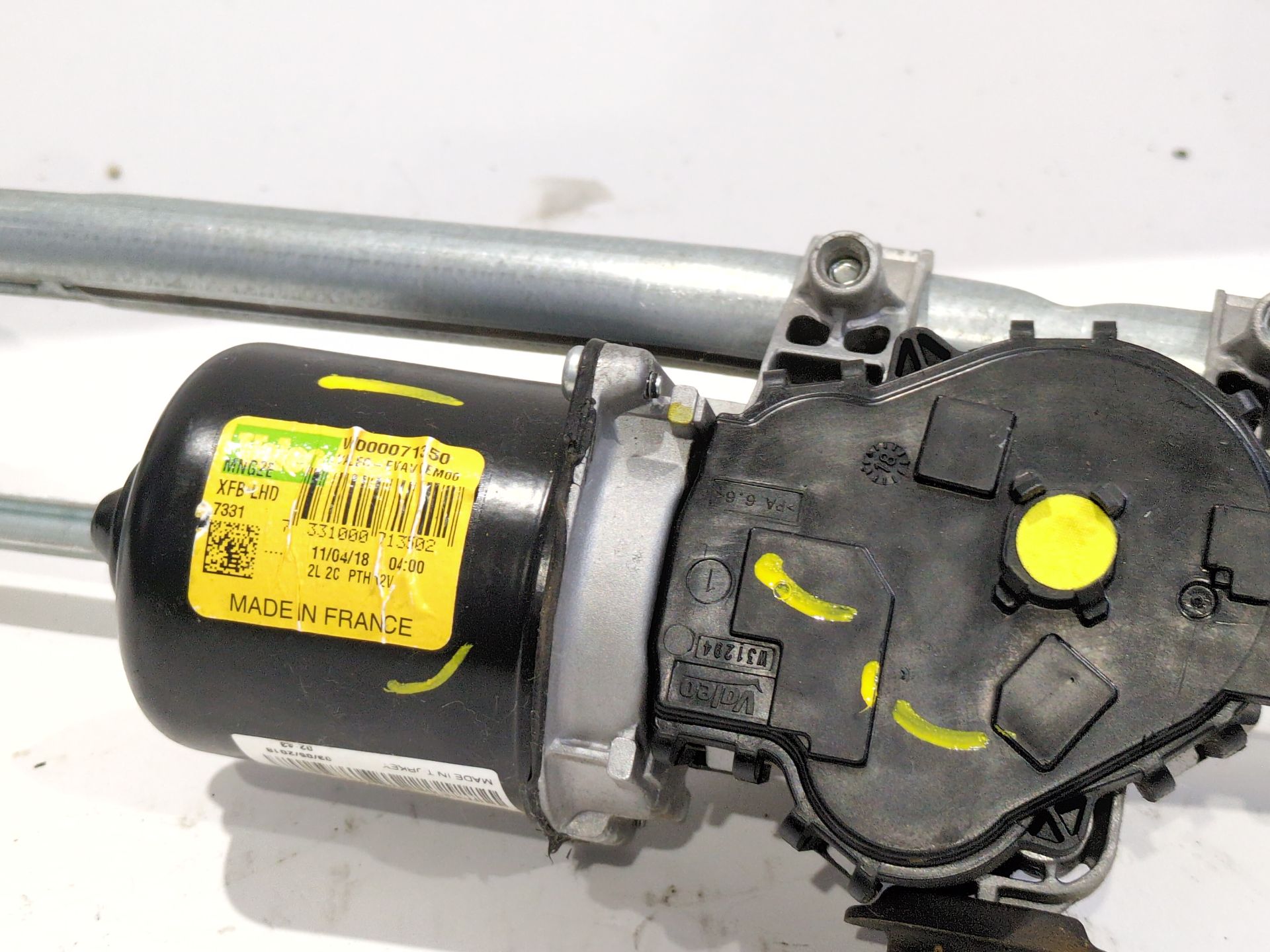 motor_limpia_delantero_288009693r_288100819r_w000071350_renault_megane_iv_sedan_1_5_blue_dci_115_lva6