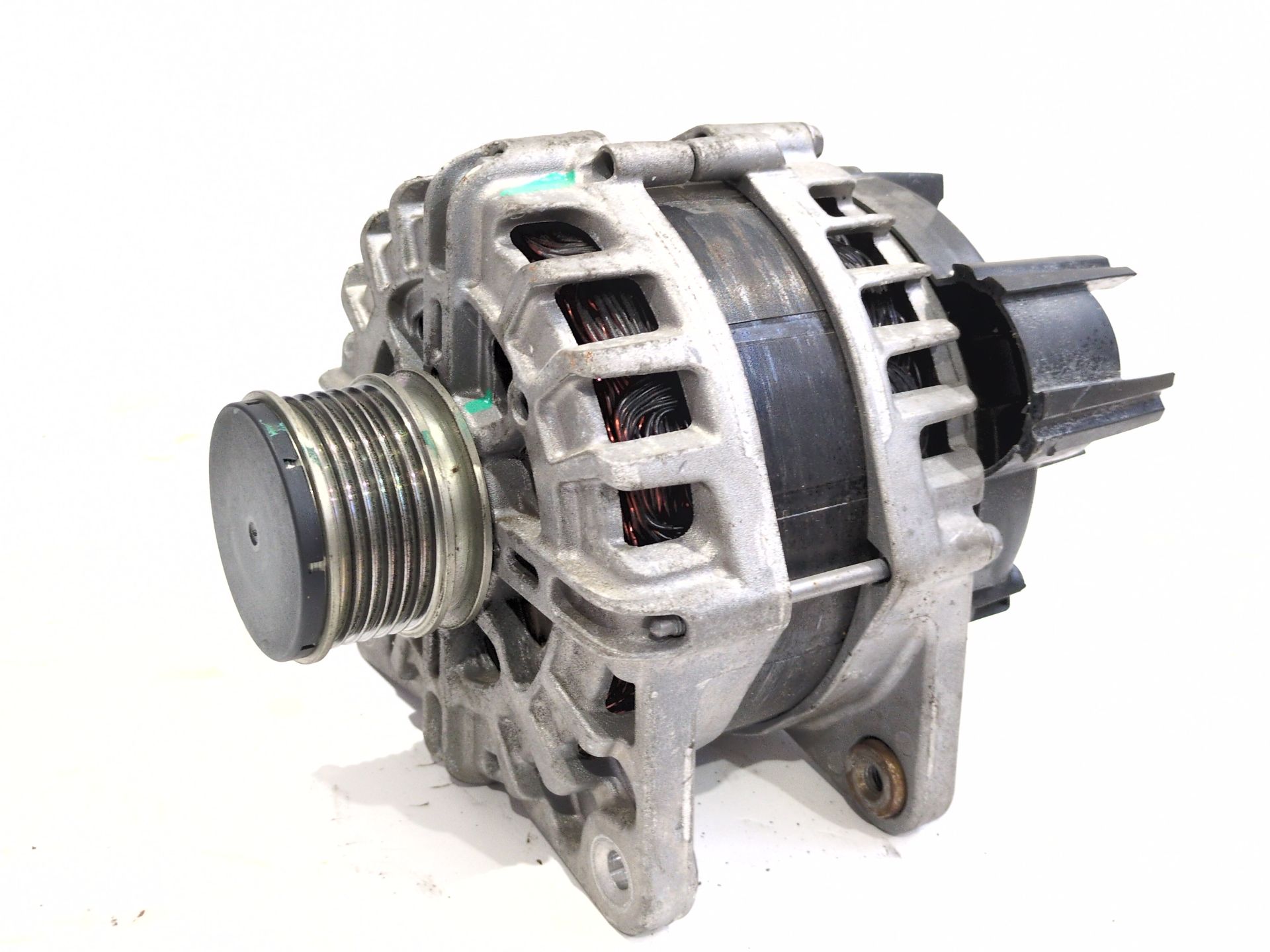 alternador_231004402r_renault_megane_iv_sedan_1_5_blue_dci_115_lva6