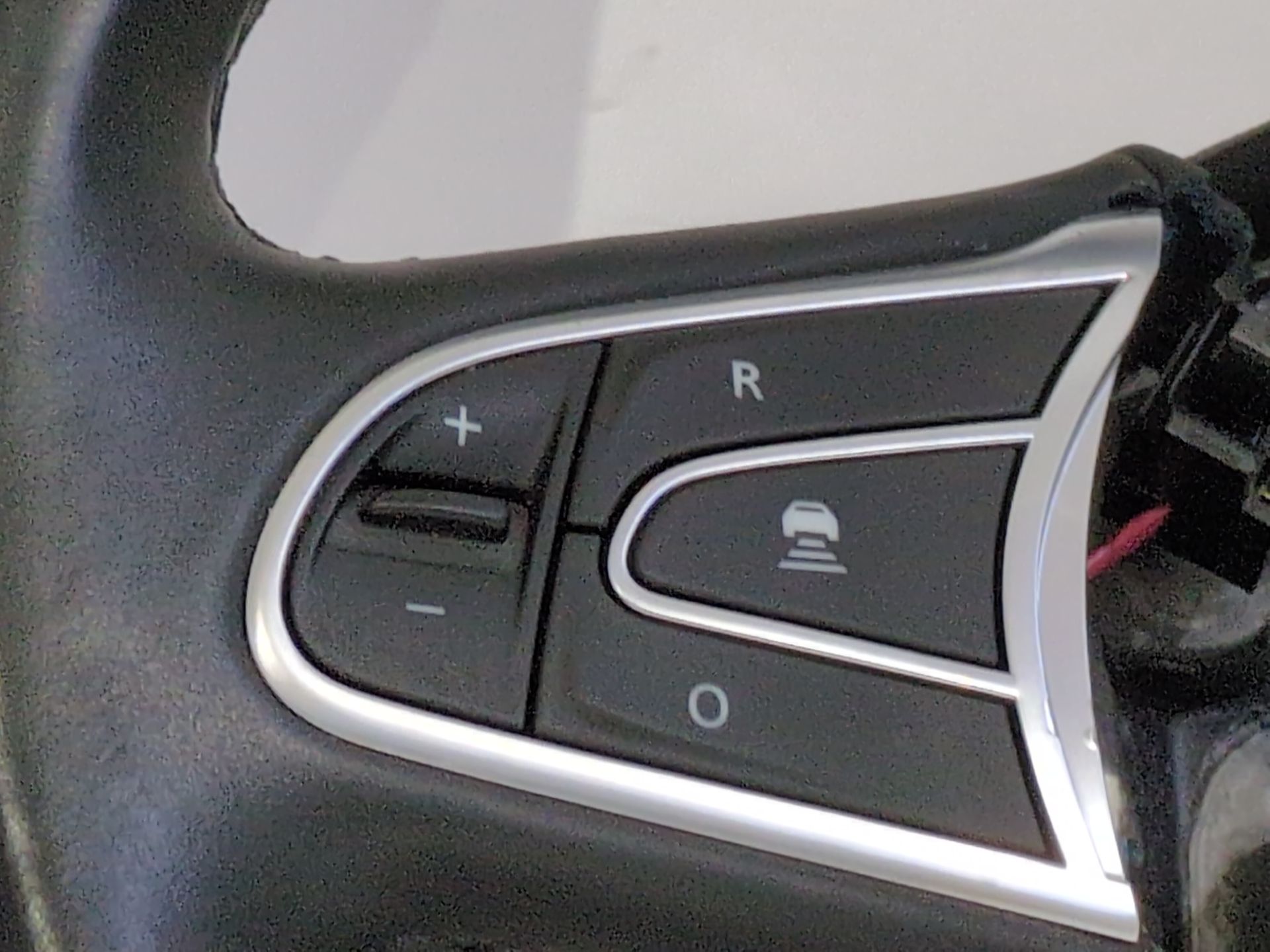 volante_484004333r_renault_megane_iv_sedan_1_5_blue_dci_115_lva6