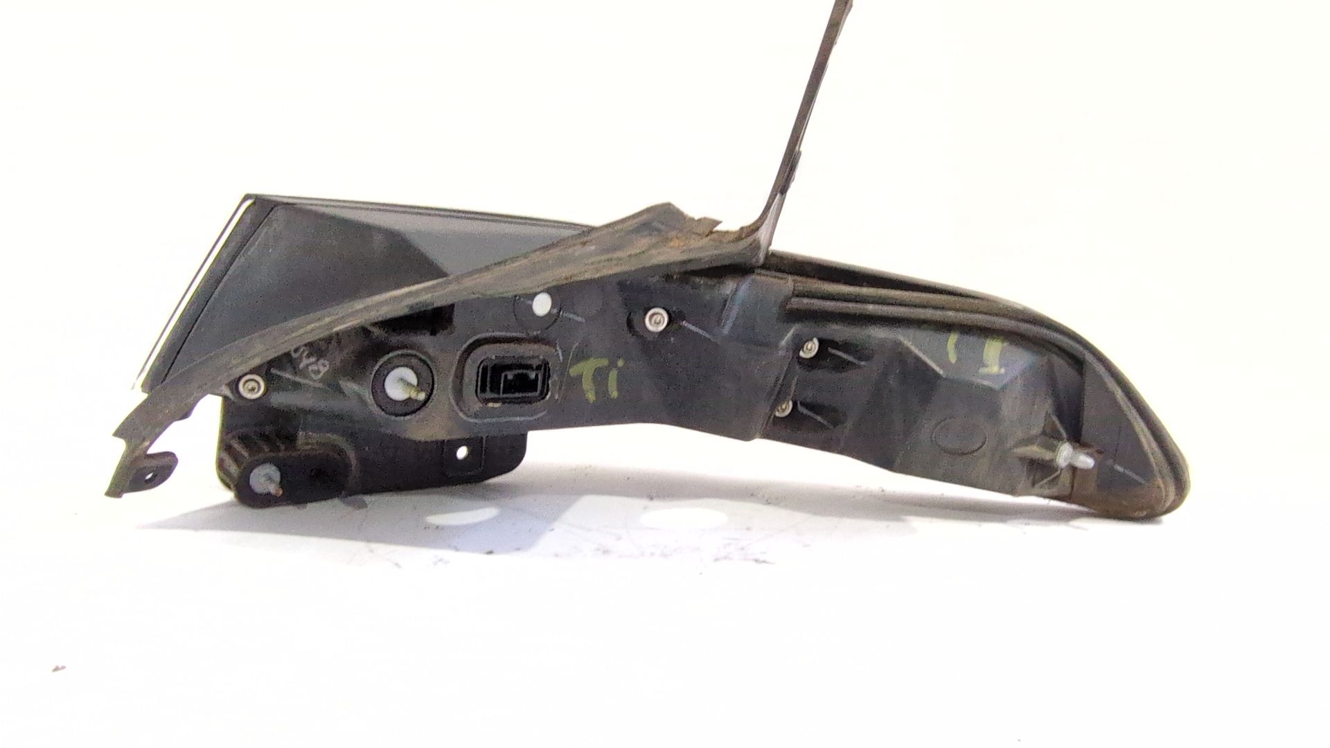 piloto_trasero_izquierdo_exterior_22927866_chevrolet_volt_ev_150