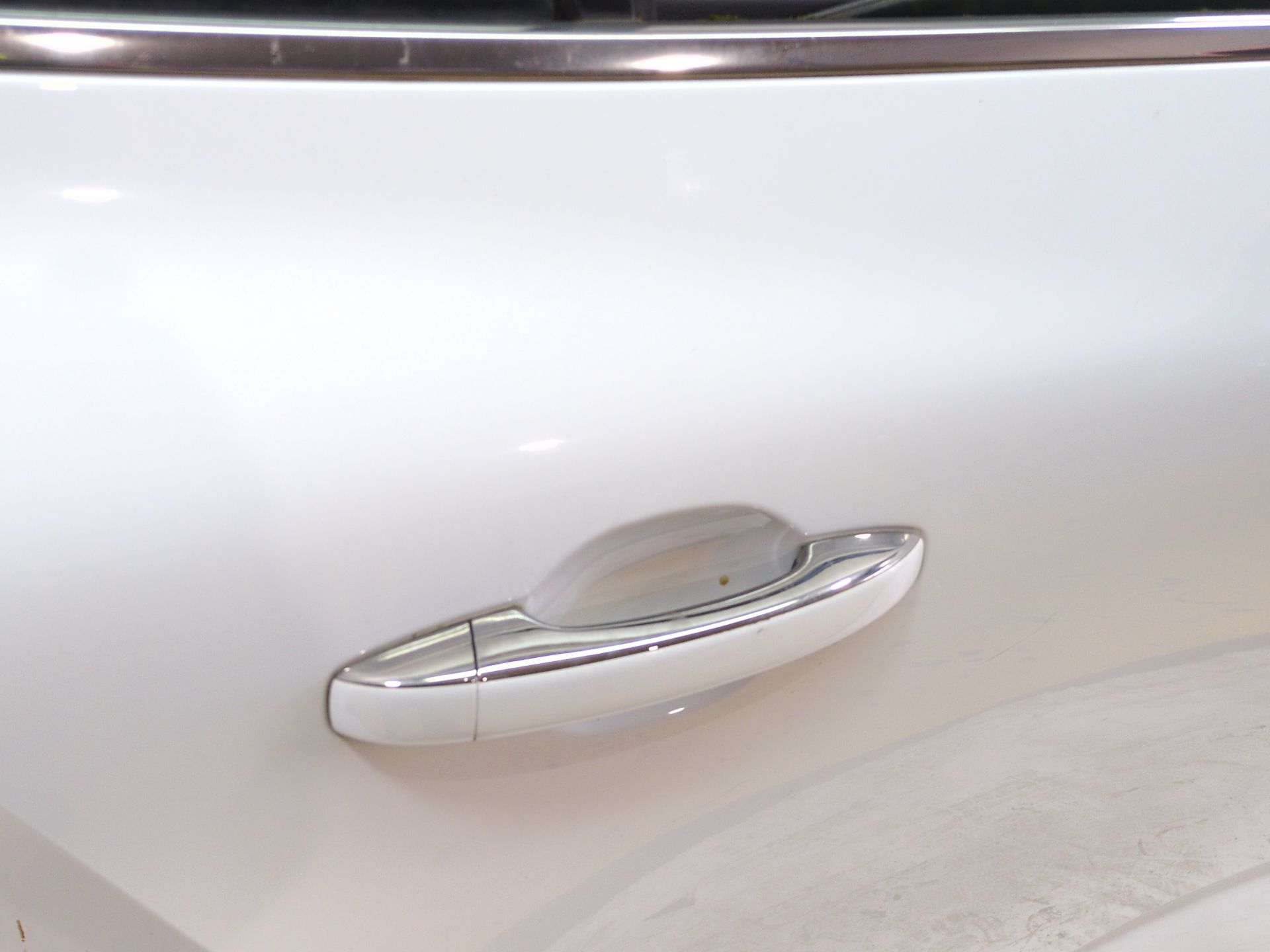 puerta_trasera_derecha_821002253r_ice_white_bc_ov369_renault_megane_iv_sedan_1_5_blue_dci_115_lva6