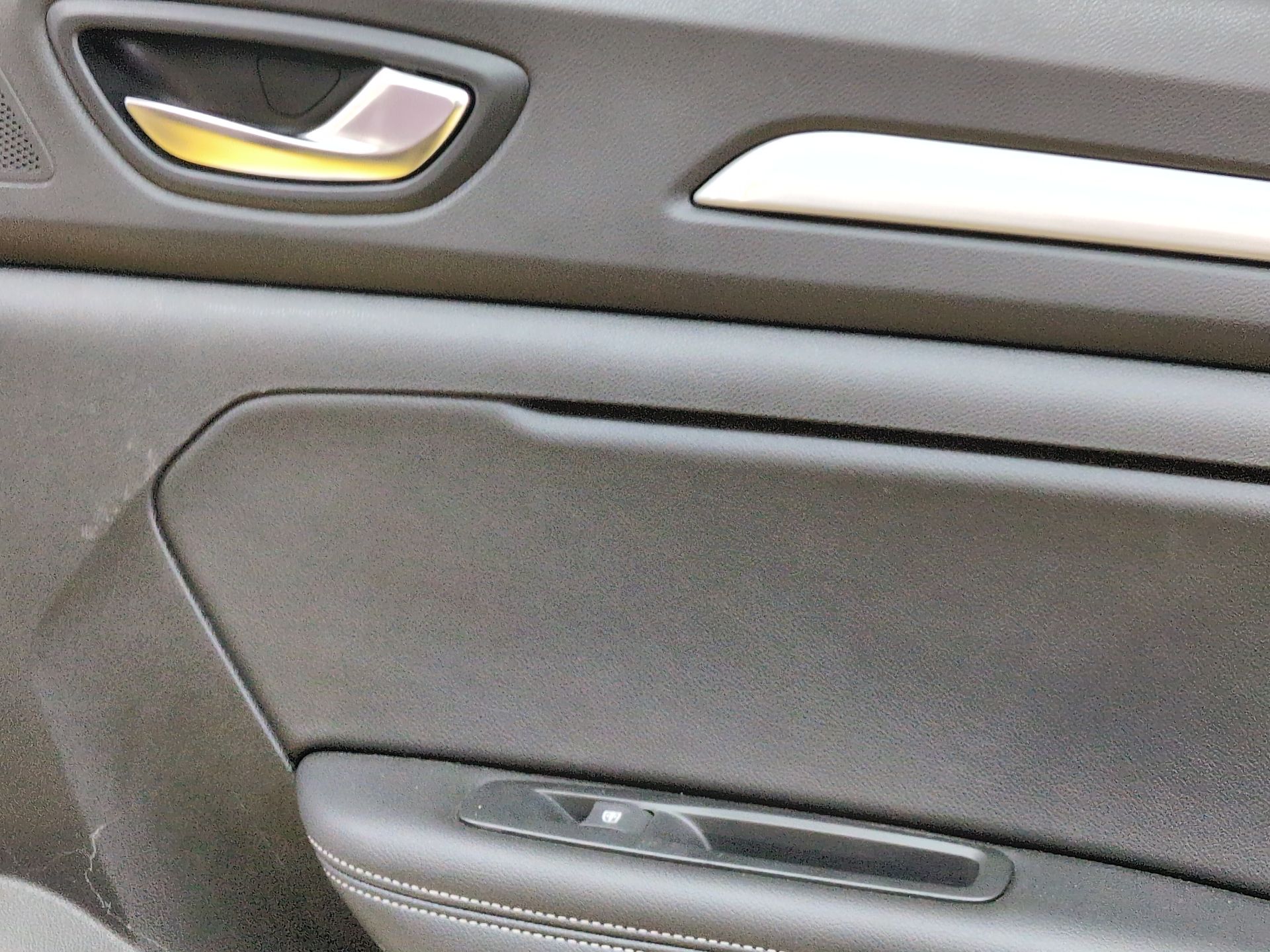 puerta_trasera_derecha_821002253r_ice_white_bc_ov369_renault_megane_iv_sedan_1_5_blue_dci_115_lva6