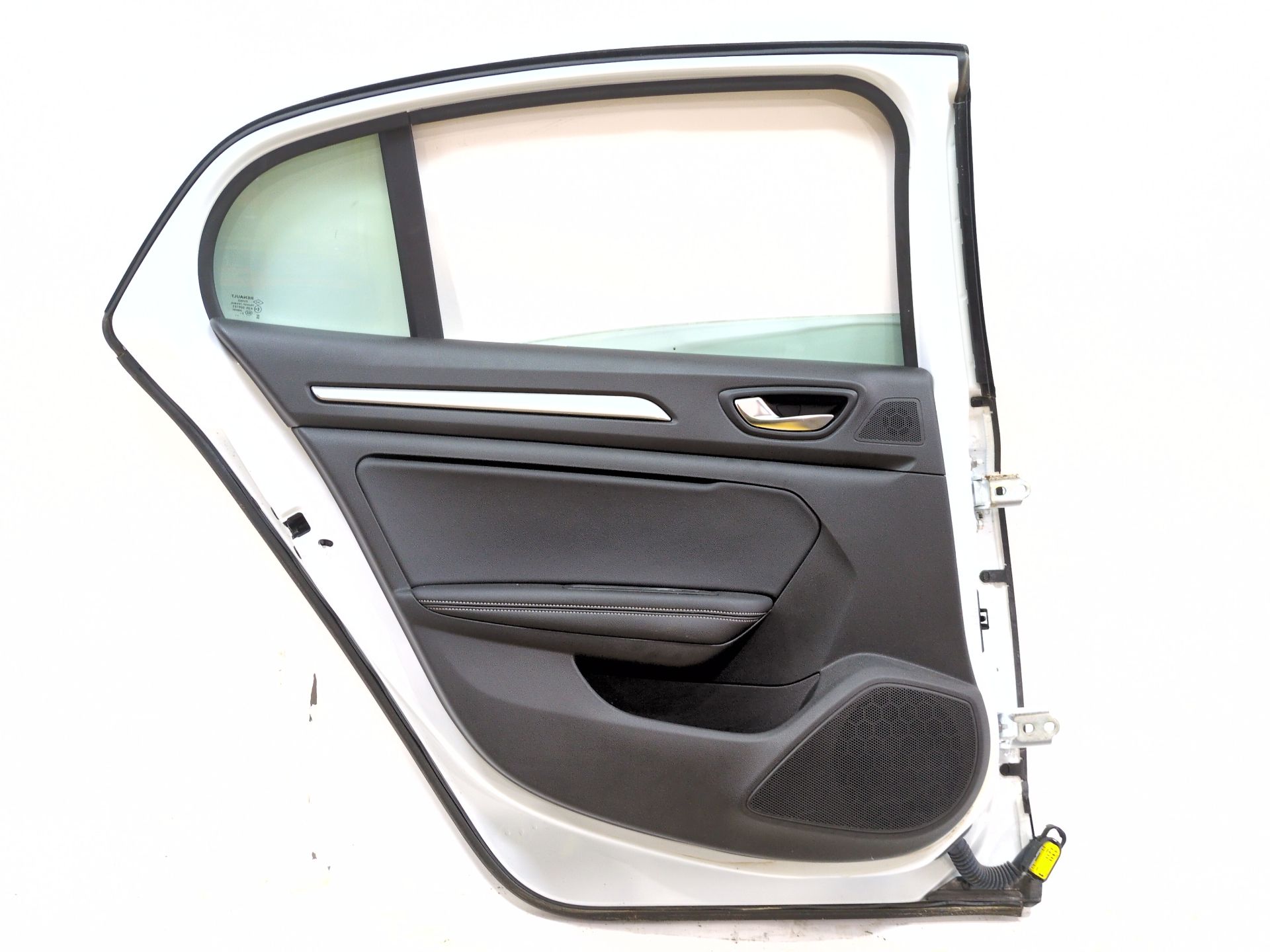 puerta_trasera_izquierda_821018343r_ice_white_bc_ov369_renault_megane_iv_sedan_1_5_blue_dci_115_lva6