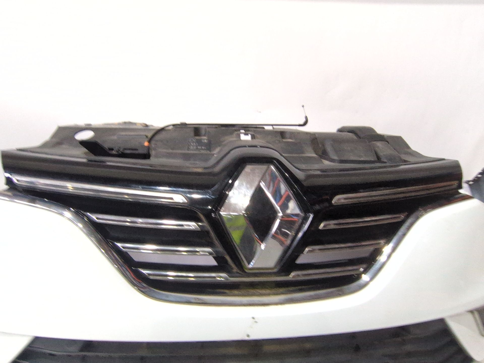 paragolpes_delantero_620220807r_ice_white_bc_ov369_renault_megane_iv_sedan_1_5_blue_dci_115_lva6