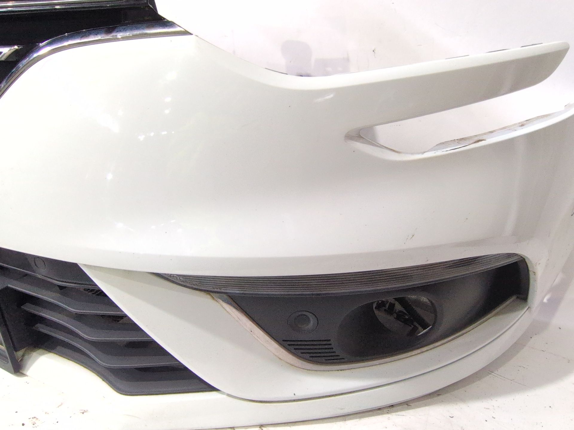 paragolpes_delantero_620220807r_ice_white_bc_ov369_renault_megane_iv_sedan_1_5_blue_dci_115_lva6