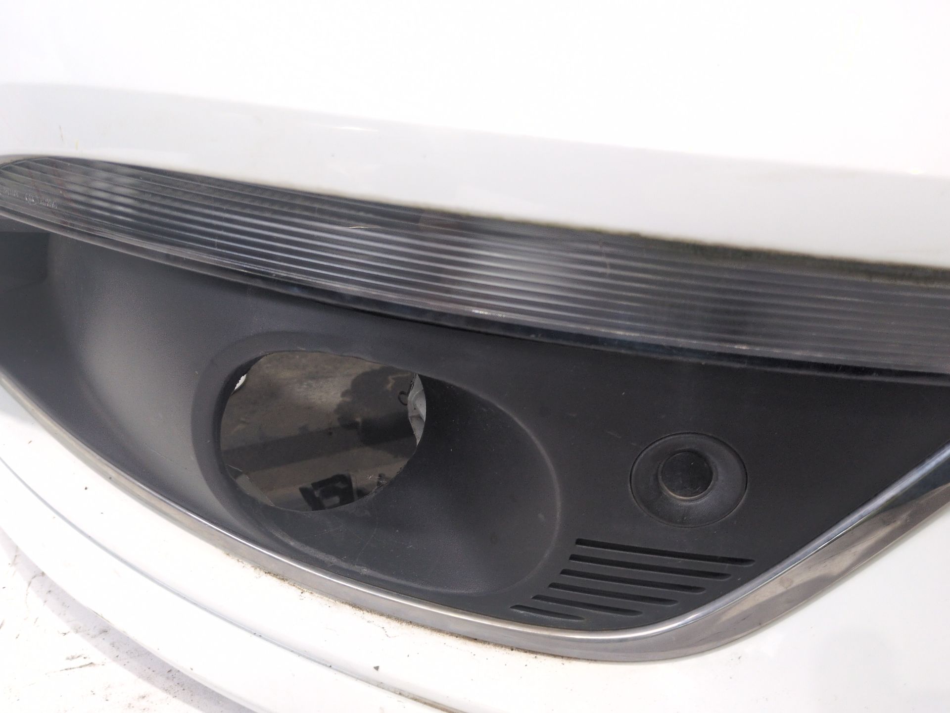 paragolpes_delantero_620220807r_ice_white_bc_ov369_renault_megane_iv_sedan_1_5_blue_dci_115_lva6