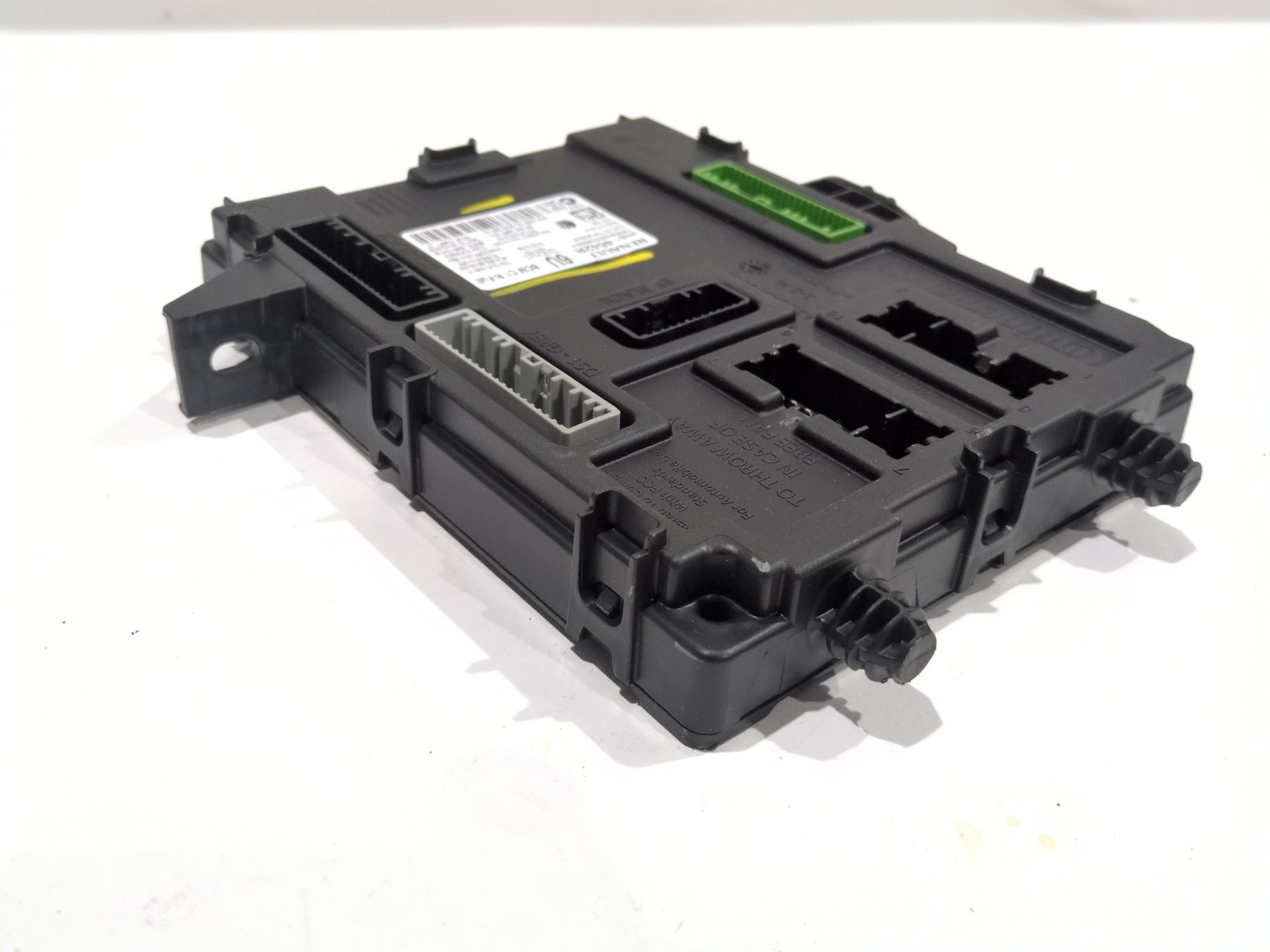 bcm_284b14642r_18958483288454_renault_megane_iv_sedan_1_5_blue_dci_115_lva6