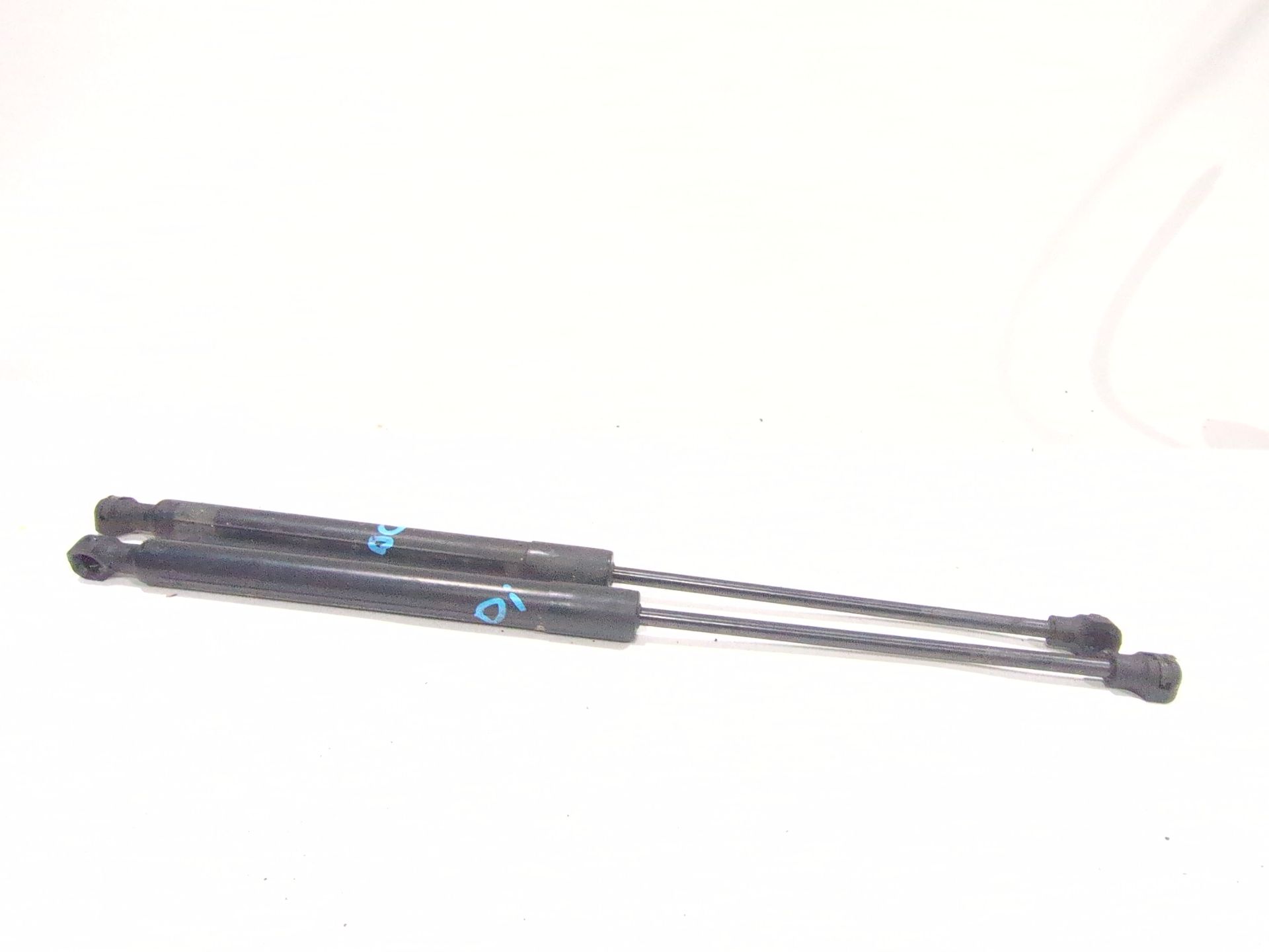 amortiguadores_capo_654700462r_renault_megane_iv_sedan_1_5_blue_dci_115_lva6