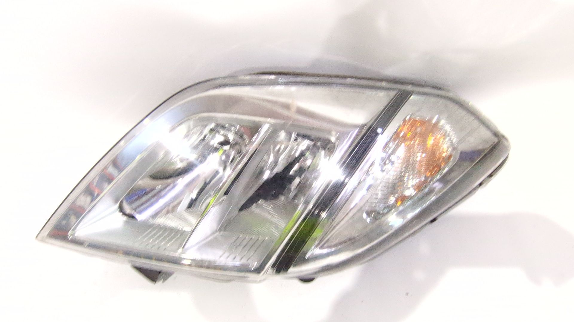 faro_derecho_26010bz50a_renault_master_iii_furgoneta_fv_2_3_dci_180_fwd_fv04