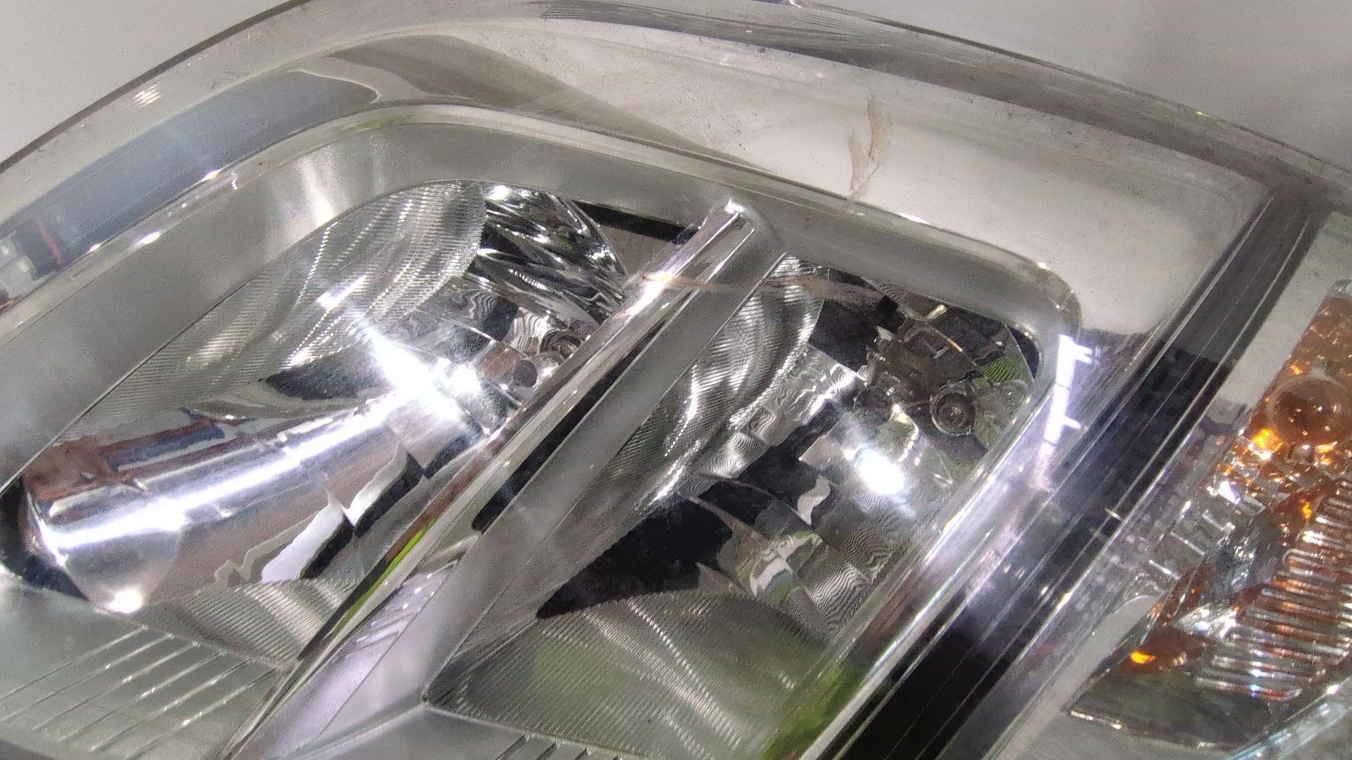 faro_derecho_26010bz50a_renault_master_iii_furgoneta_fv_2_3_dci_180_fwd_fv04