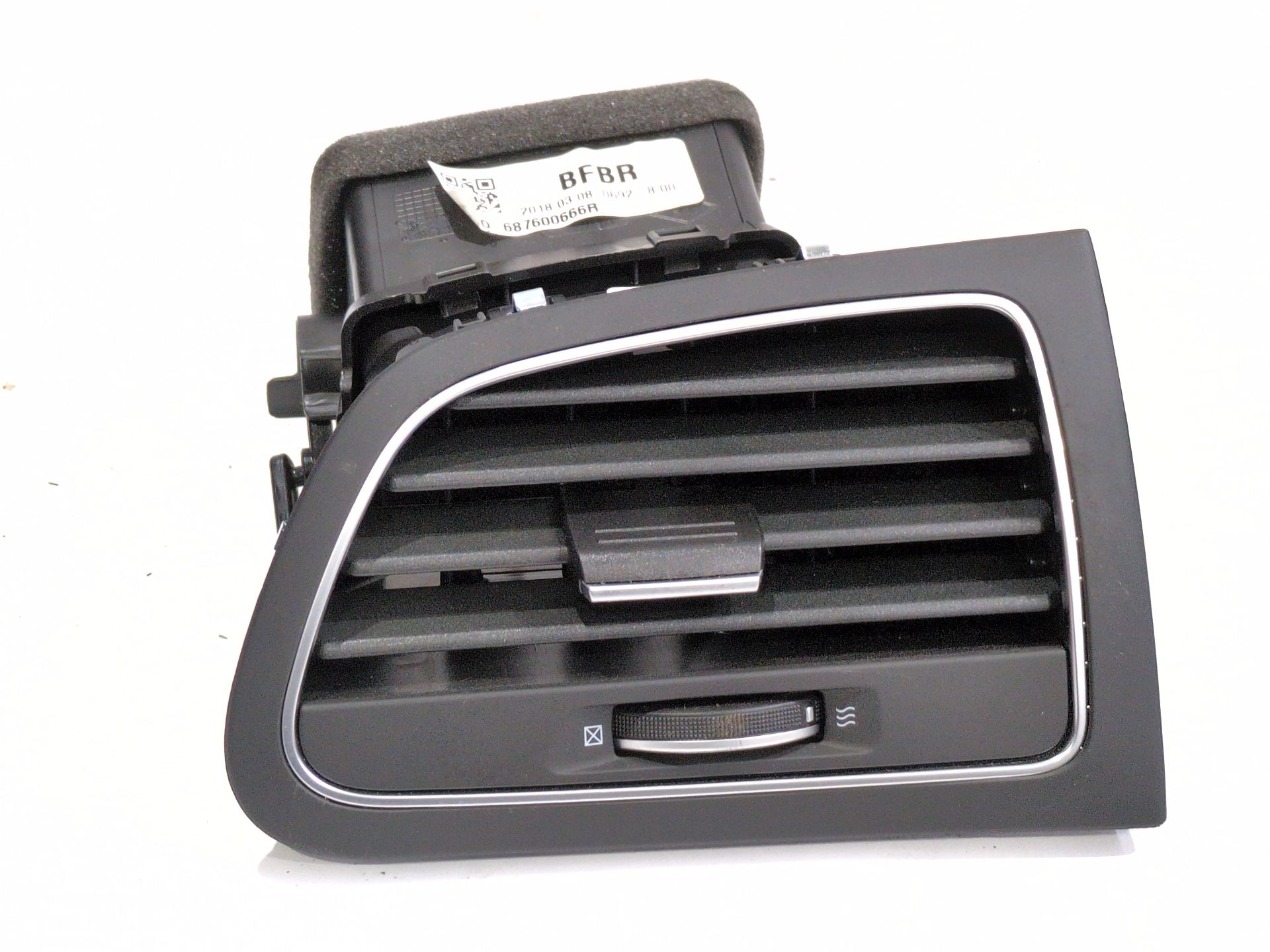 rejilla_aireadora_687600666r_renault_megane_iv_sedan_1_5_blue_dci_115_lva6