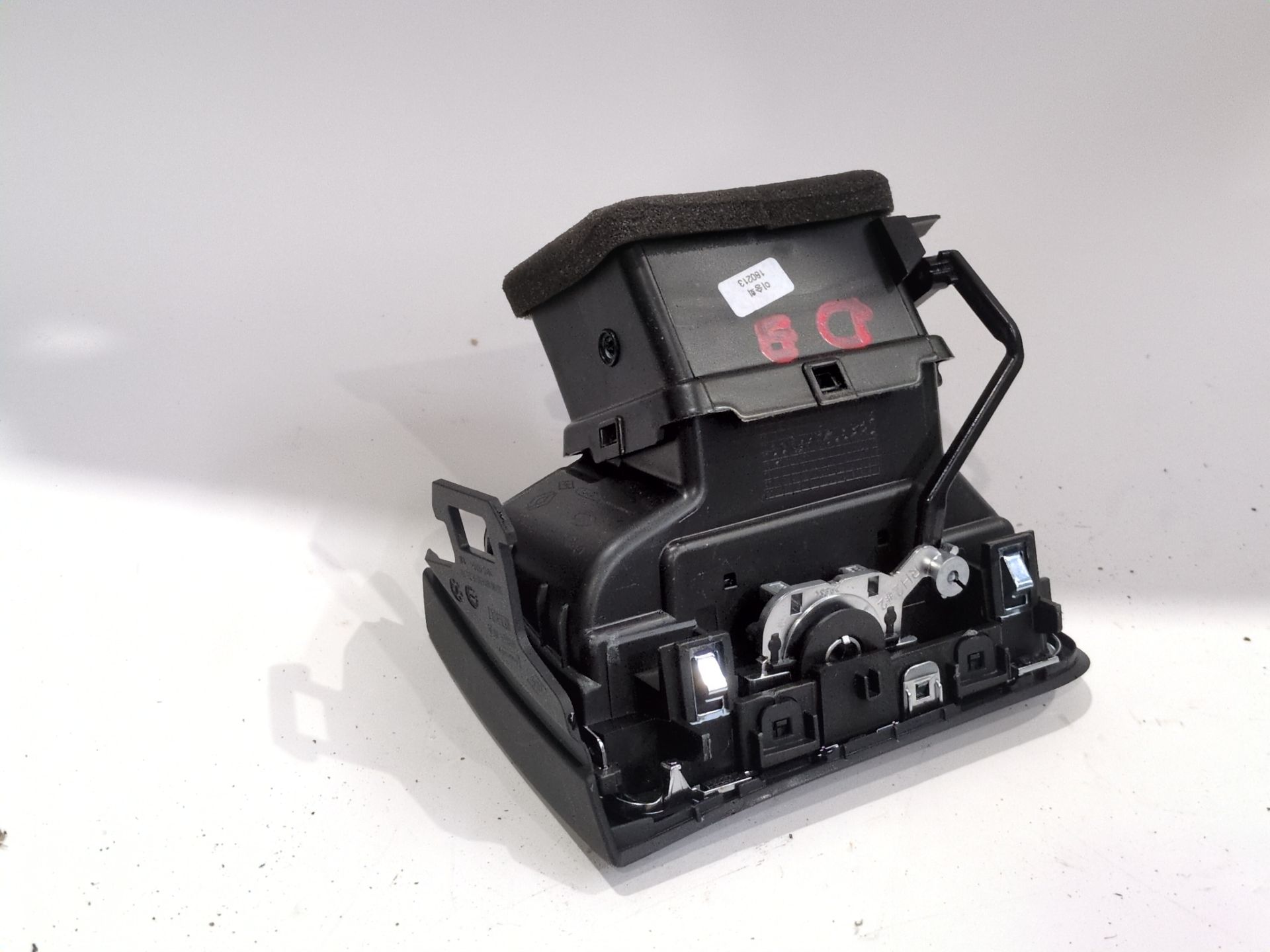 rejilla_aireadora_687600666r_renault_megane_iv_sedan_1_5_blue_dci_115_lva6