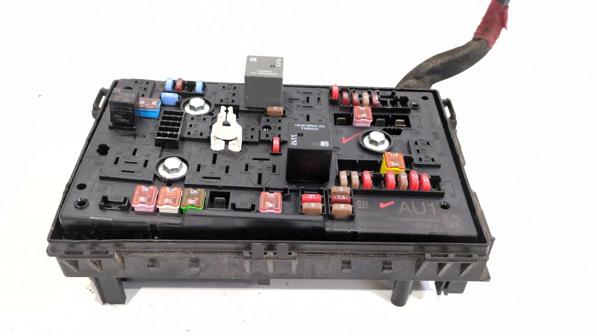 caja_reles_fusibles_22785253_1110117ad_chevrolet_volt_ev_150