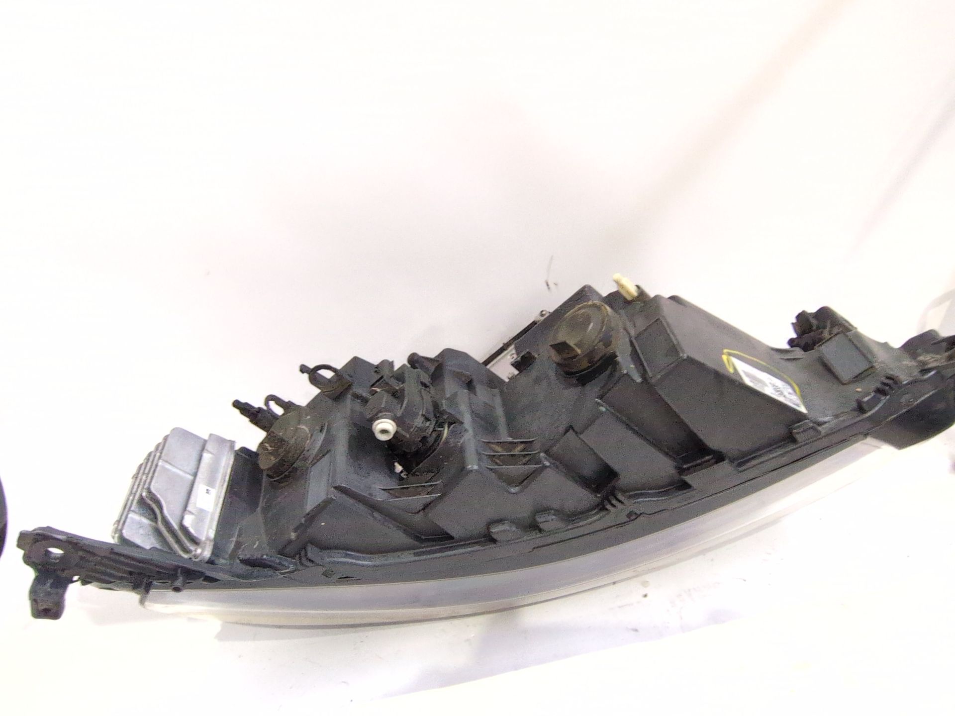 faro_derecho_260104596r_renault_megane_iv_sedan_1_5_blue_dci_115_lva6