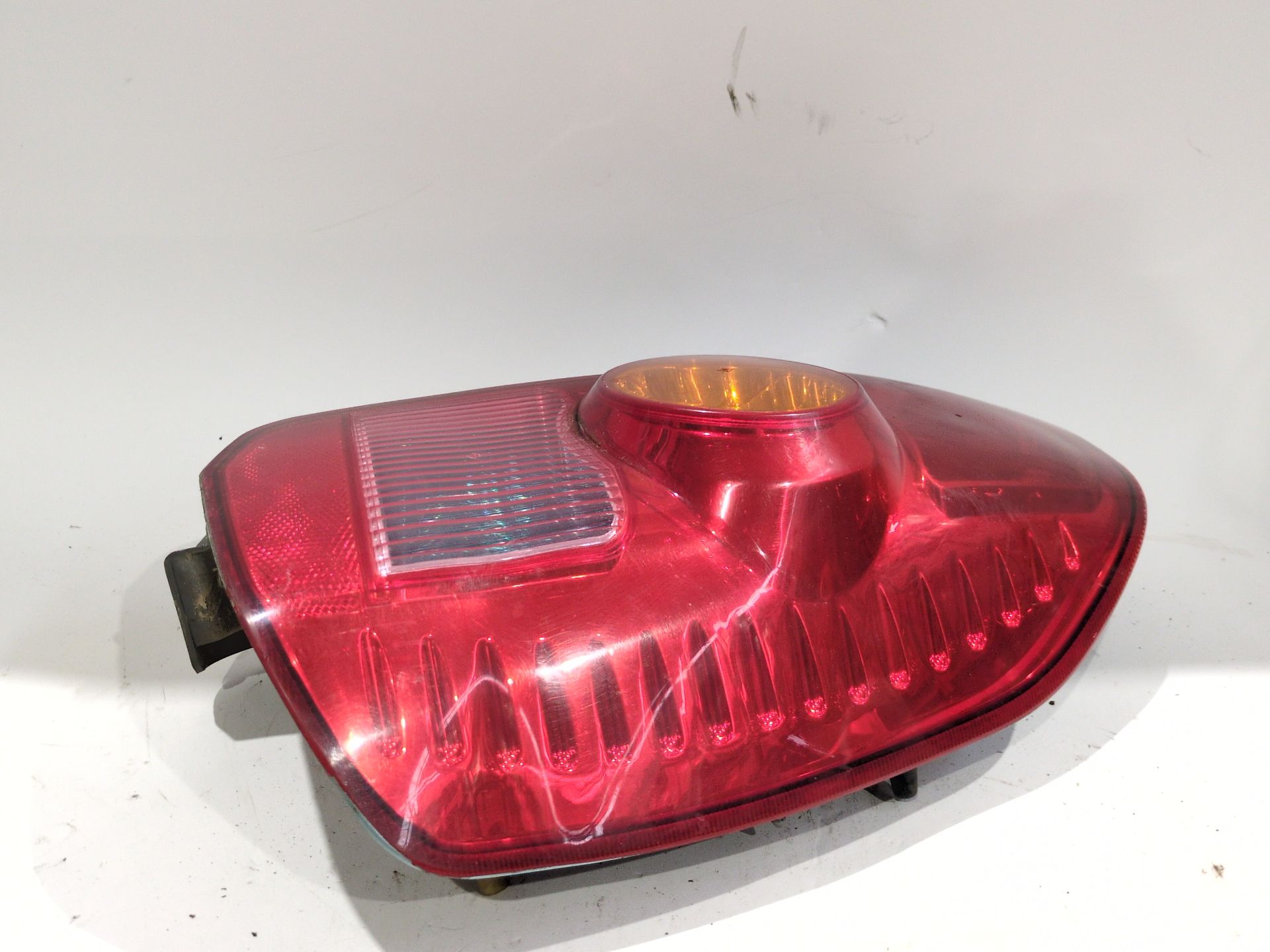 piloto_trasero_derecho_sin_referencia_mitsubishi_space_star_monospace_dg_a_1_9_di_d_dg4a