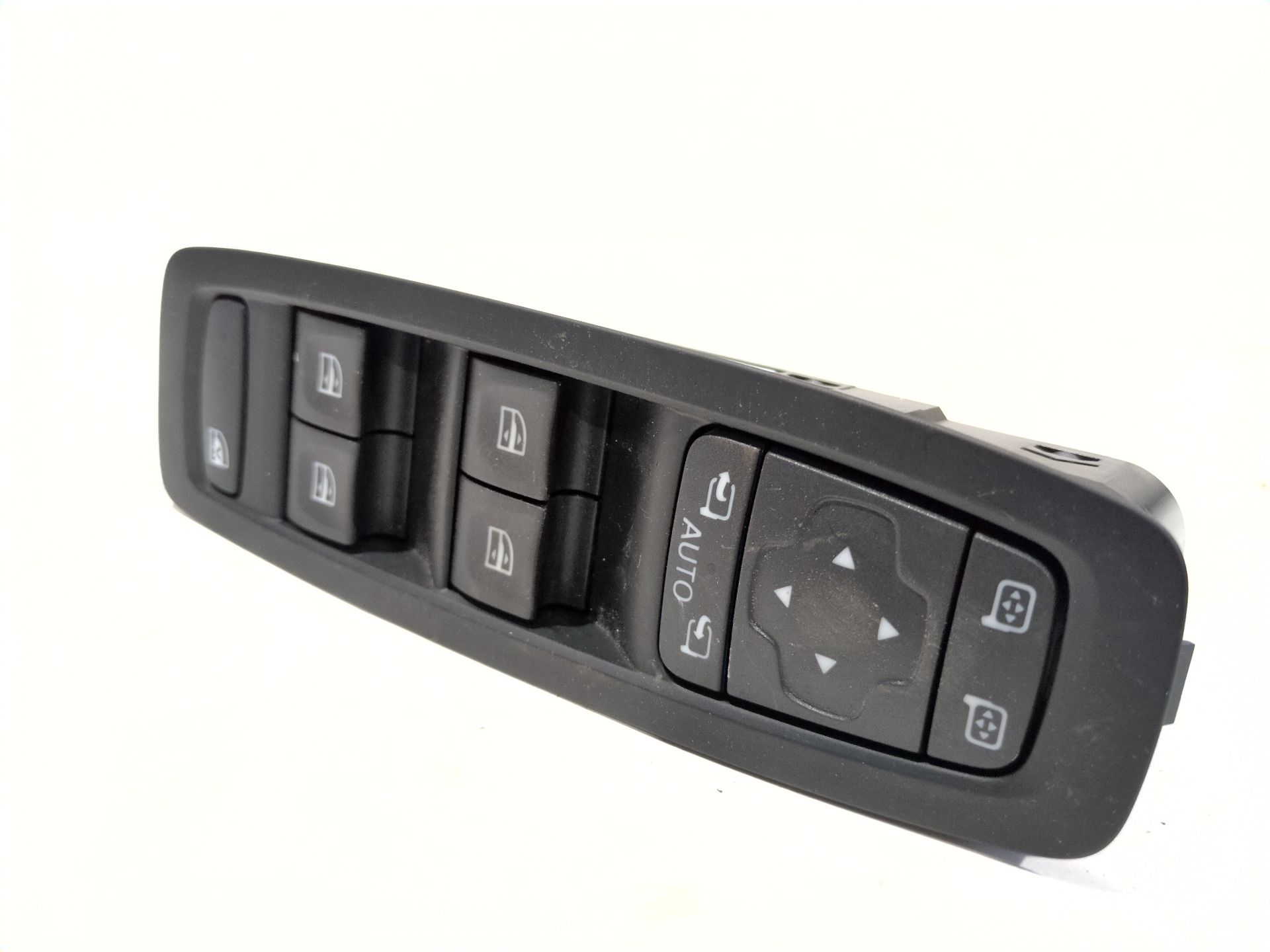 mando_elevalunas_delantero_izquierdo_e3243908_renault_megane_iv_sedan_1_5_blue_dci_115_lva6