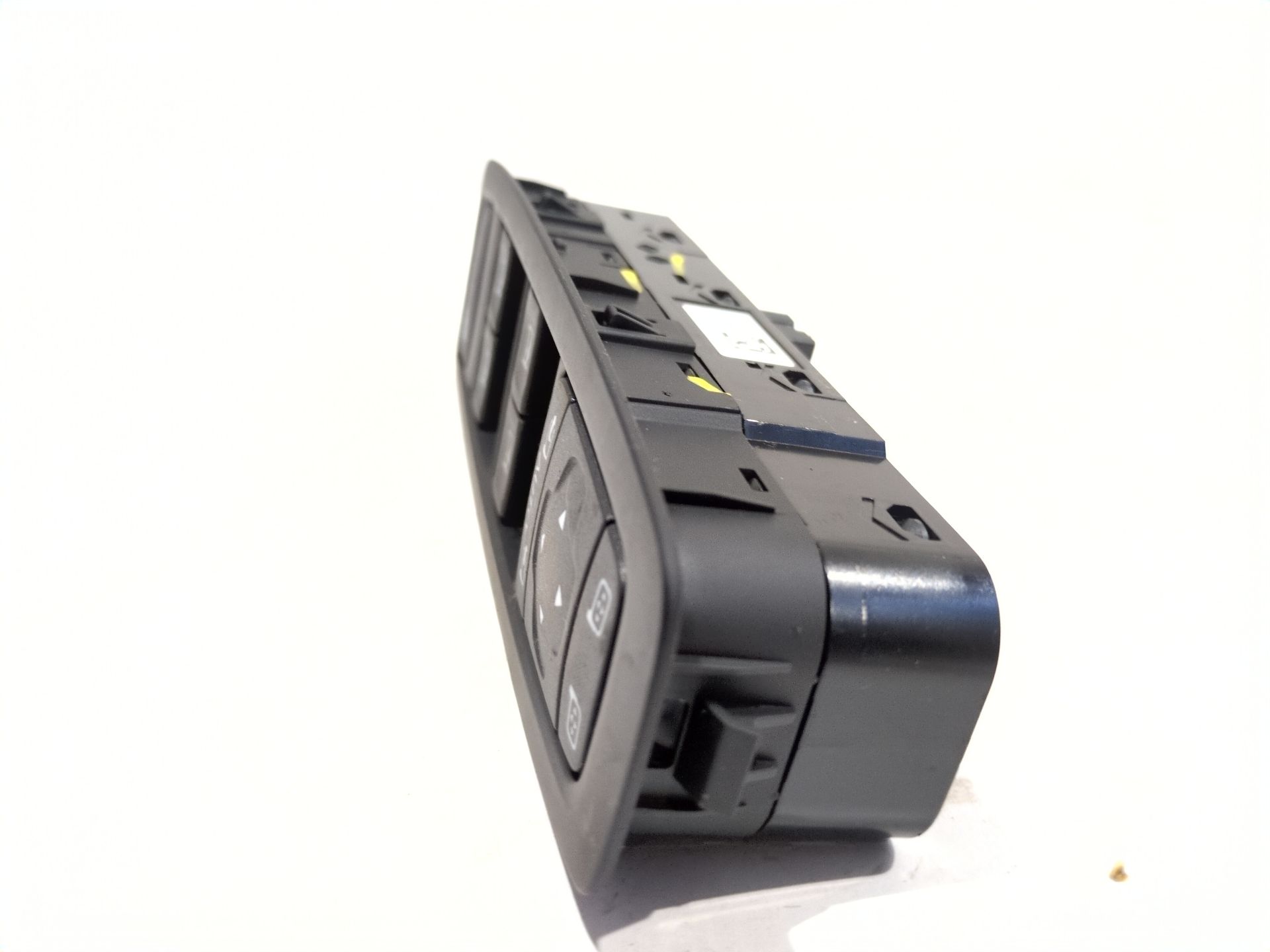 mando_elevalunas_delantero_izquierdo_e3243908_renault_megane_iv_sedan_1_5_blue_dci_115_lva6