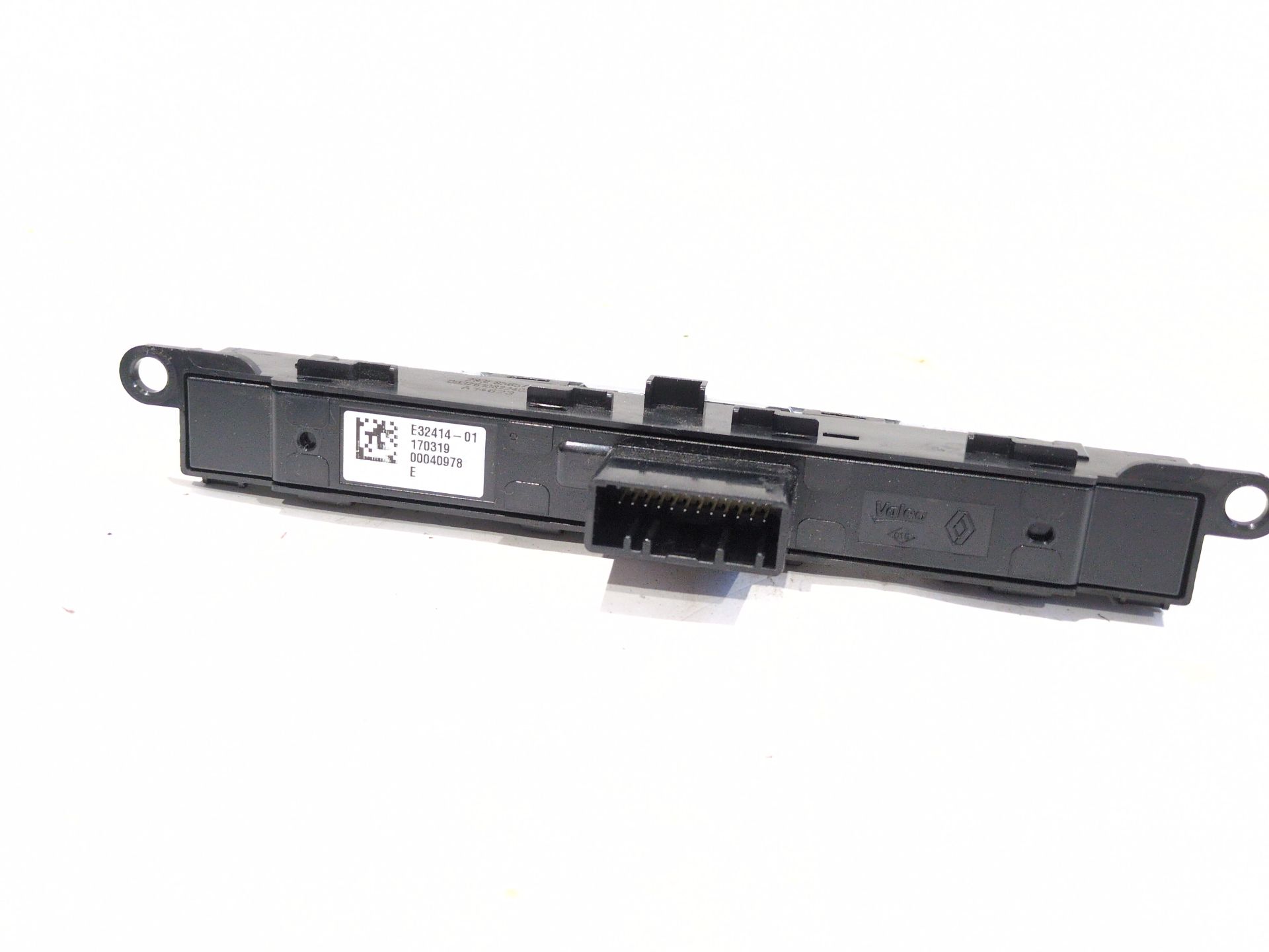 botonera_e3241401_renault_megane_iv_sedan_1_5_blue_dci_115_lva6