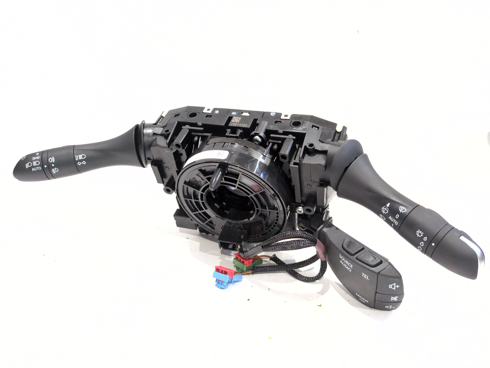 mando_multifuncion_255676466r_renault_megane_iv_sedan_1_5_blue_dci_115_lva6