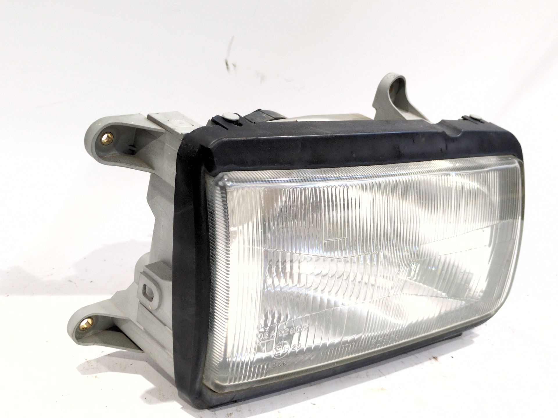 faro_derecho_0301154302_opel_frontera_b