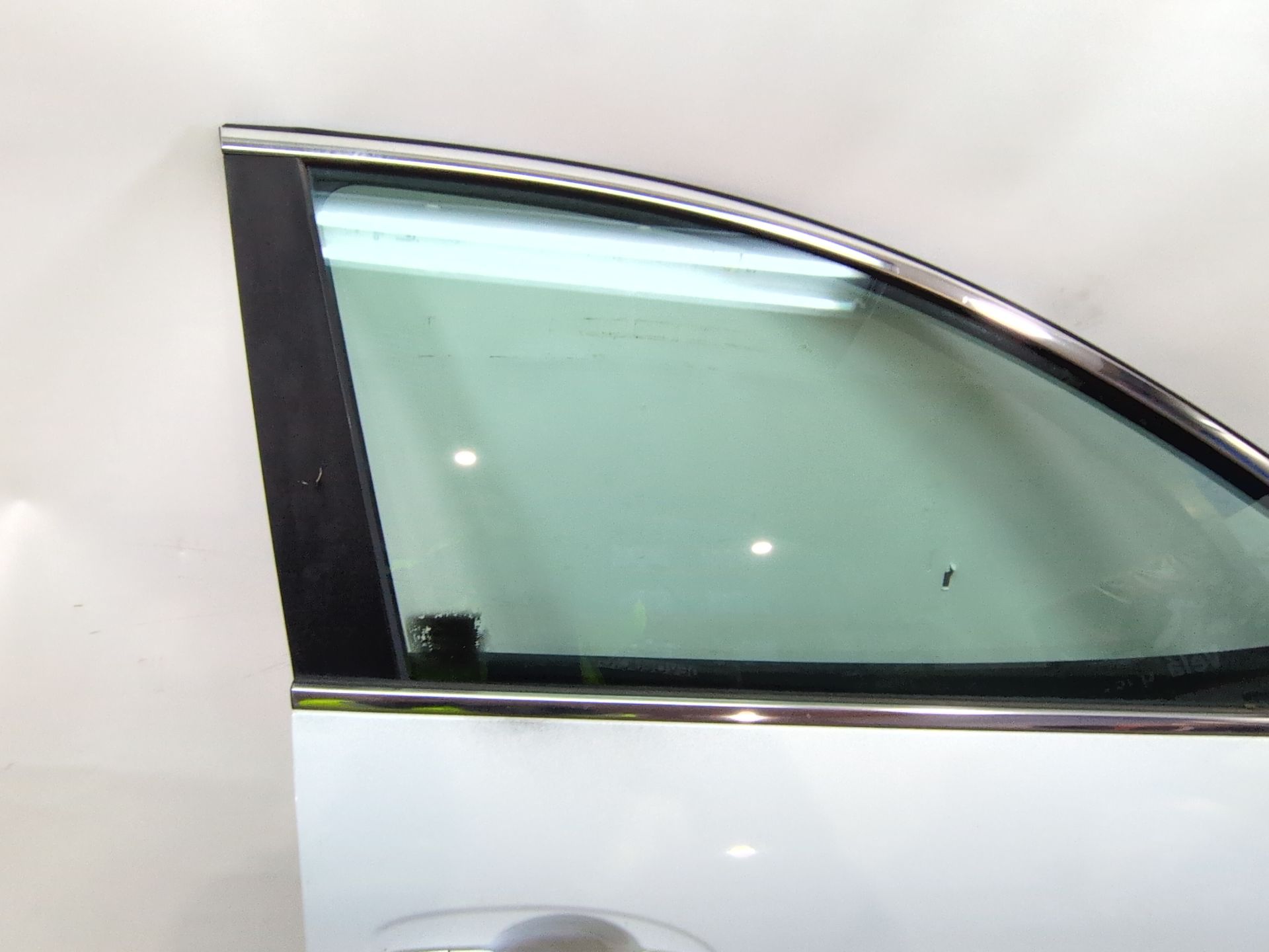 puerta_delantera_derecha_801006957r_ice_white_bc_ov369_renault_kadjar_ha_hl_1_5_blue_dci_115