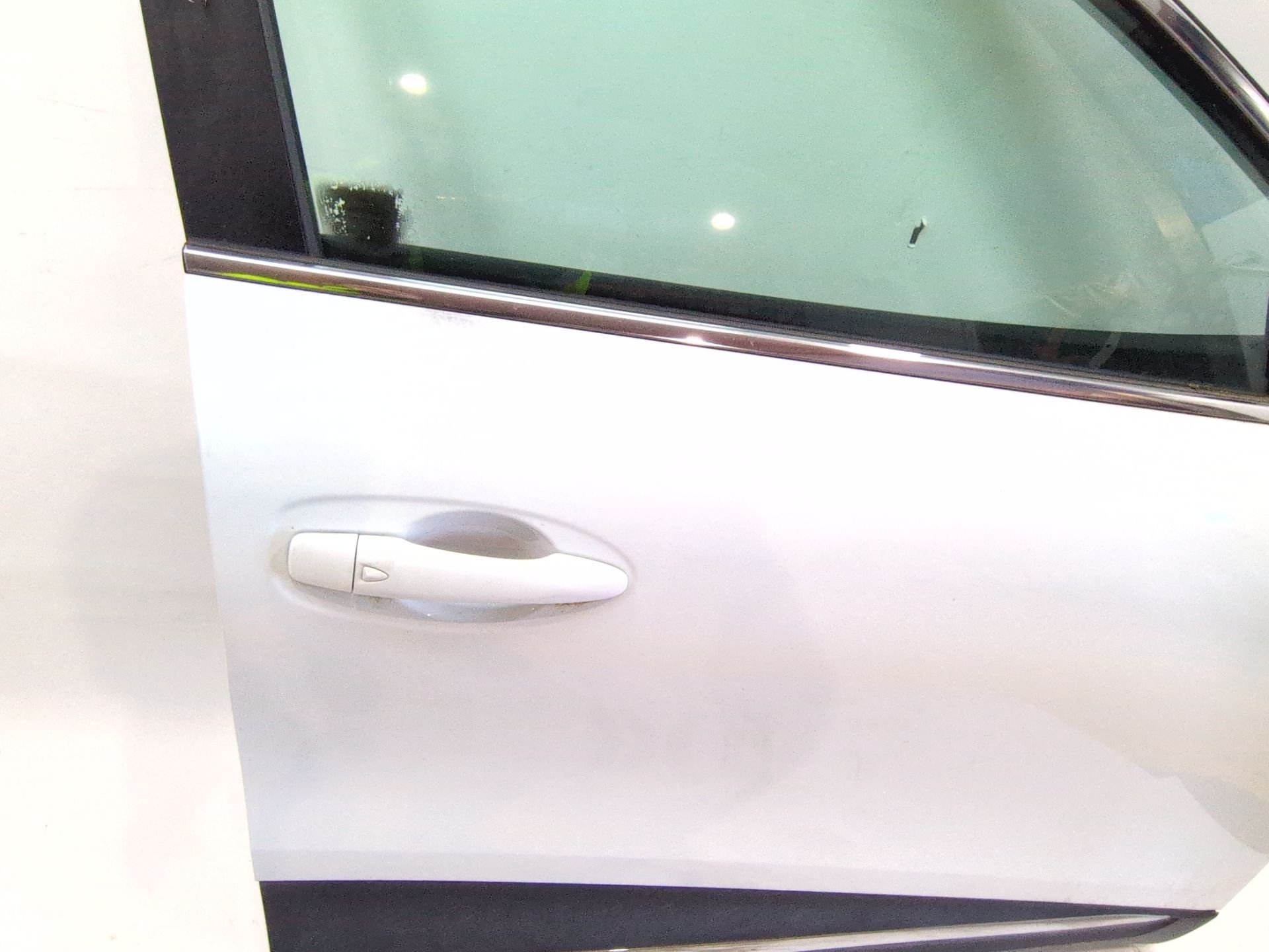 puerta_delantera_derecha_801006957r_ice_white_bc_ov369_renault_kadjar_ha_hl_1_5_blue_dci_115
