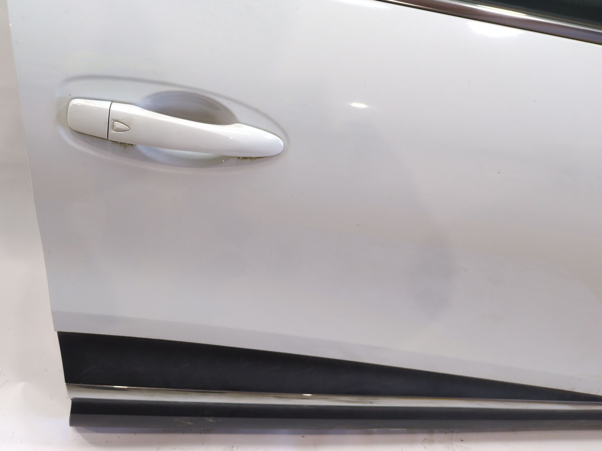 puerta_delantera_derecha_801006957r_ice_white_bc_ov369_renault_kadjar_ha_hl_1_5_blue_dci_115