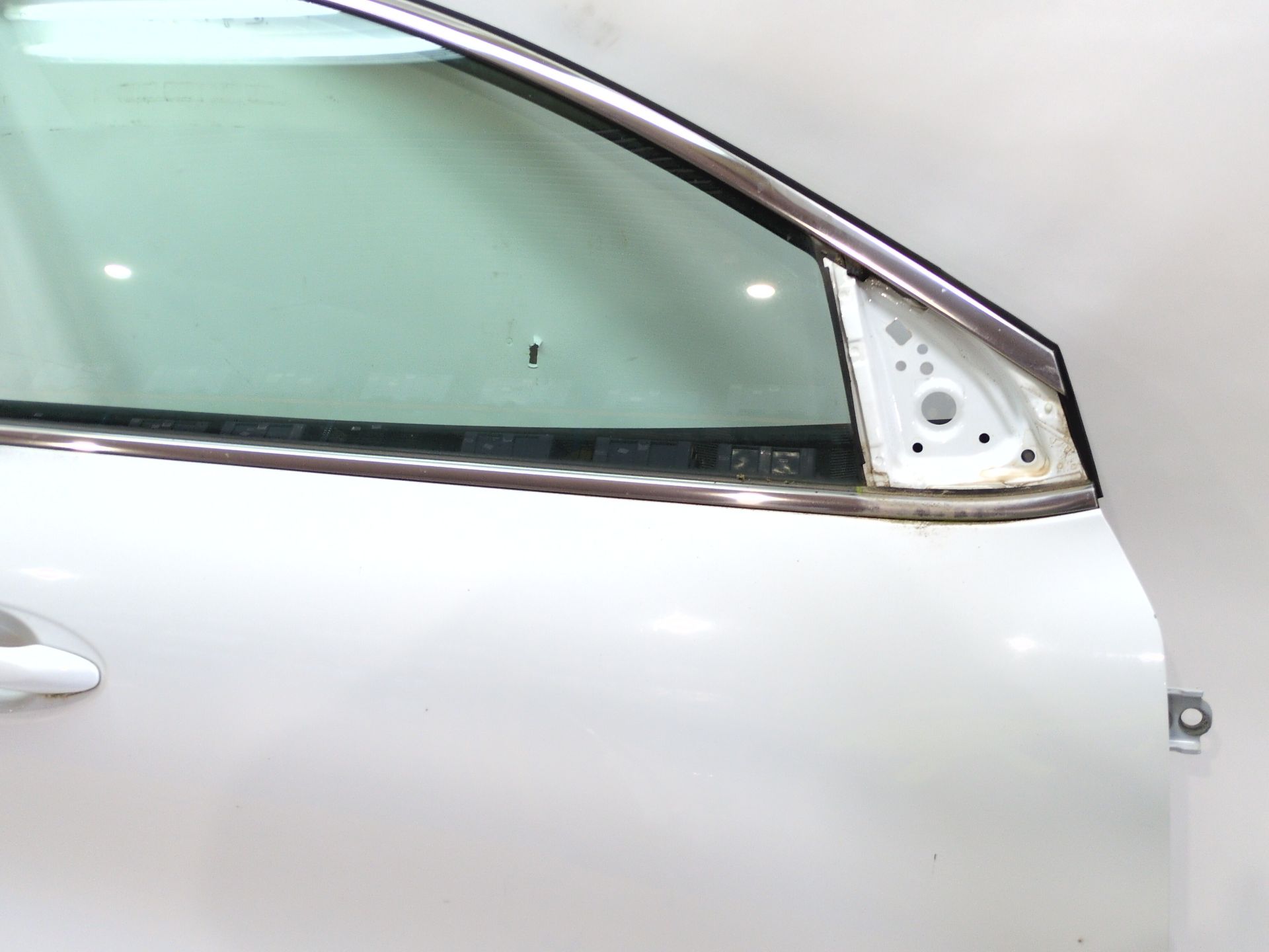 puerta_delantera_derecha_801006957r_ice_white_bc_ov369_renault_kadjar_ha_hl_1_5_blue_dci_115