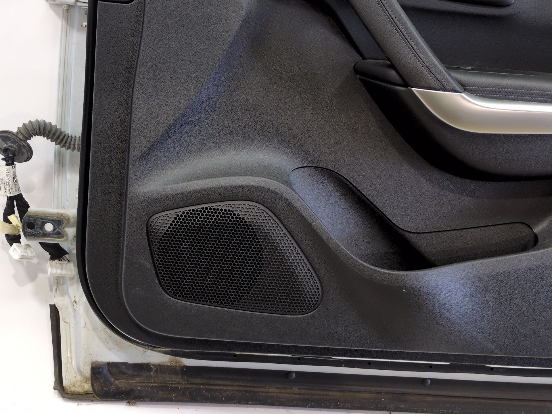 puerta_delantera_derecha_801006957r_ice_white_bc_ov369_renault_kadjar_ha_hl_1_5_blue_dci_115