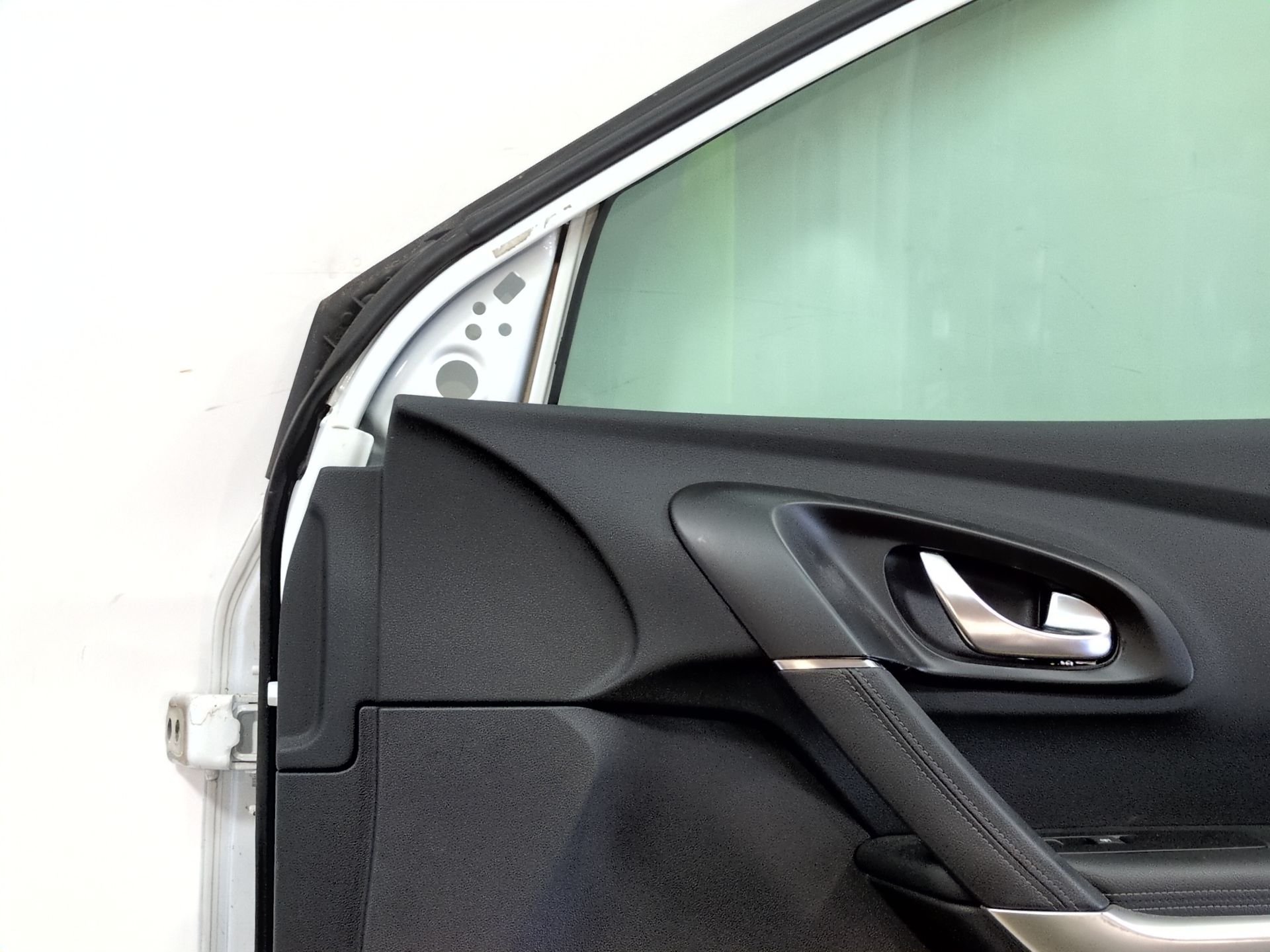 puerta_delantera_derecha_801006957r_ice_white_bc_ov369_renault_kadjar_ha_hl_1_5_blue_dci_115