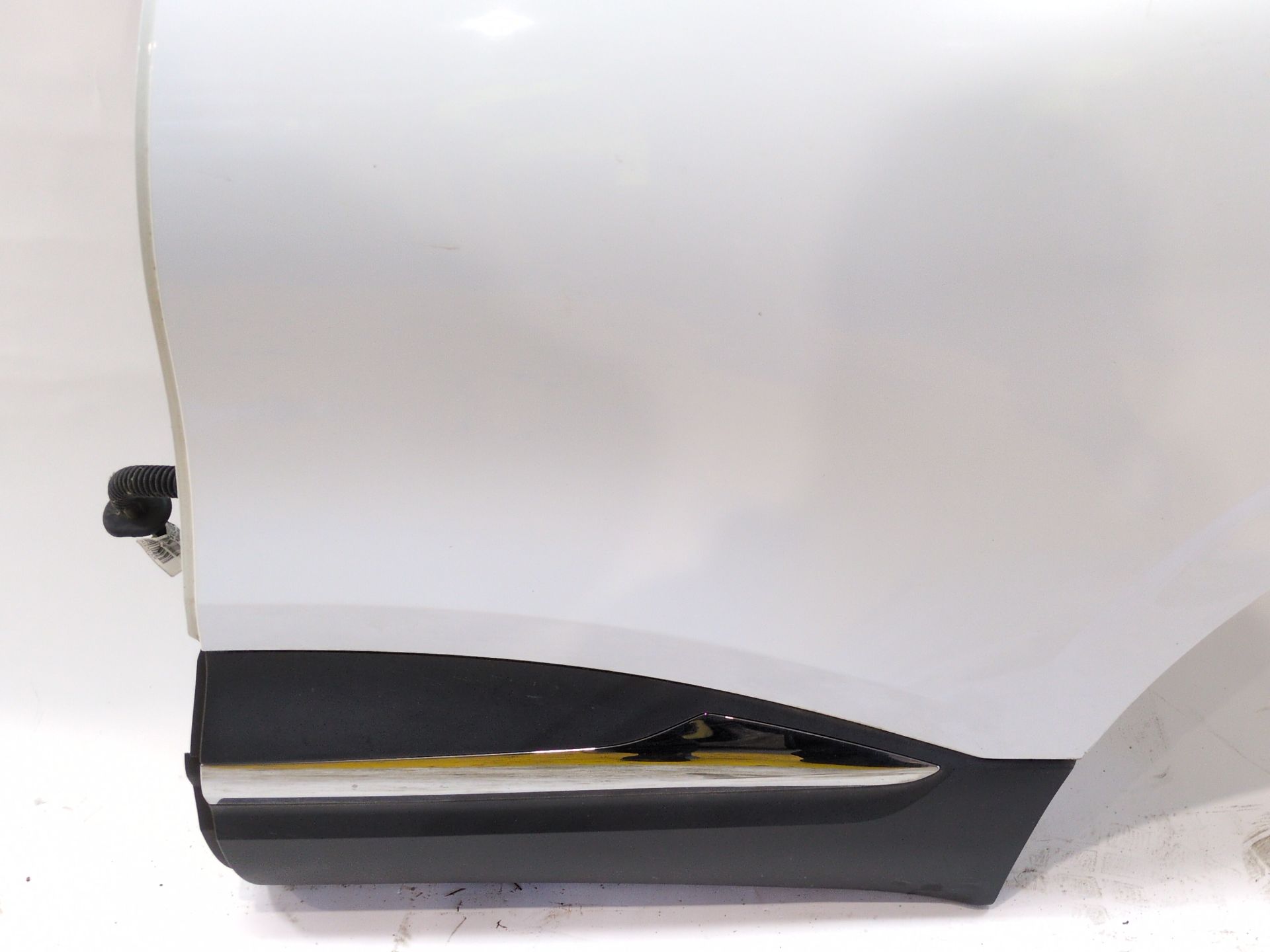 puerta_trasera_izquierda_821016878r_ice_white_bc_ov369_renault_kadjar_ha_hl_1_5_blue_dci_115