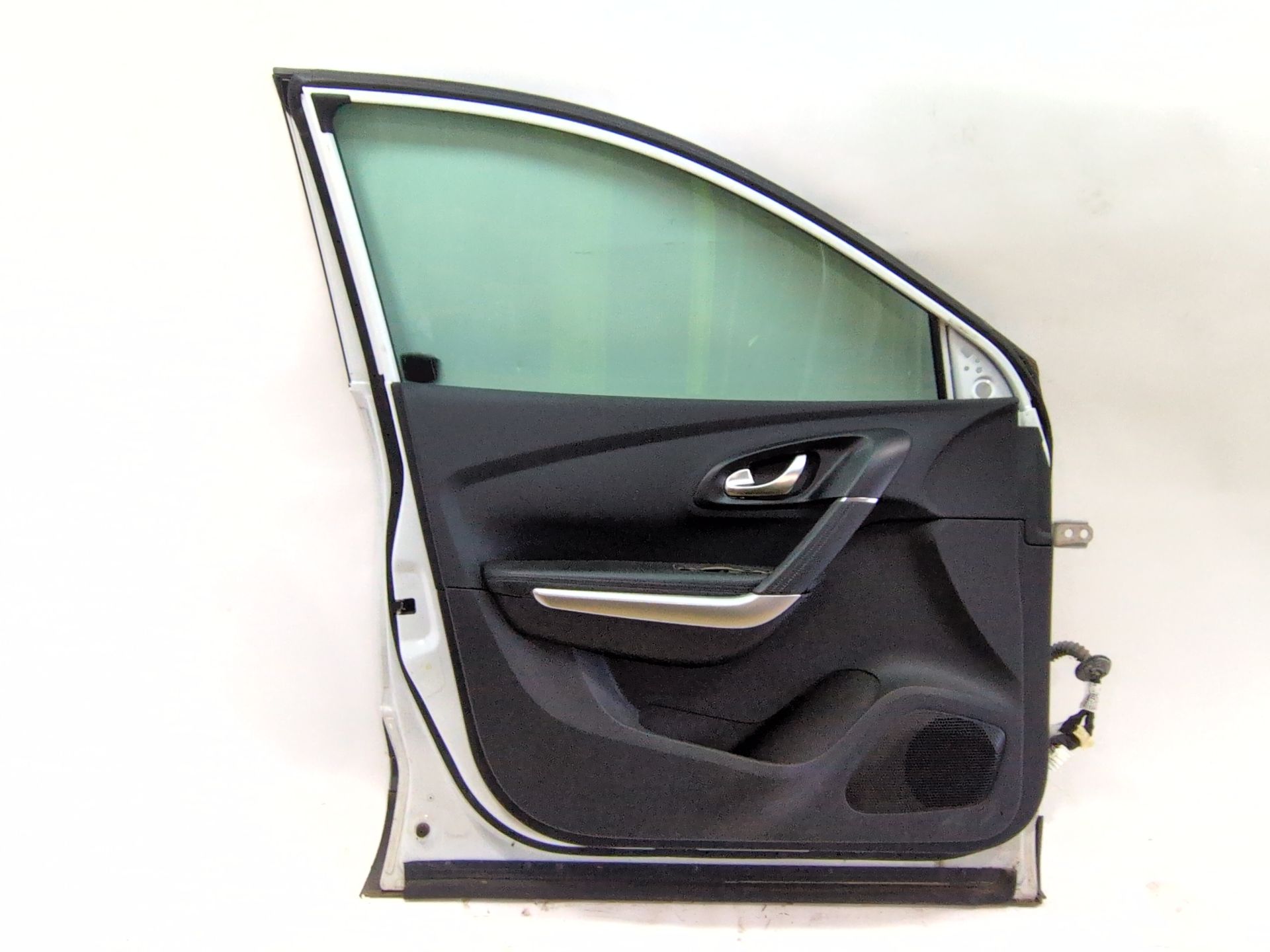 puerta_delantera_izquierda_801016831r_ice_white_bc_ov369_renault_kadjar_ha_hl_1_5_blue_dci_115