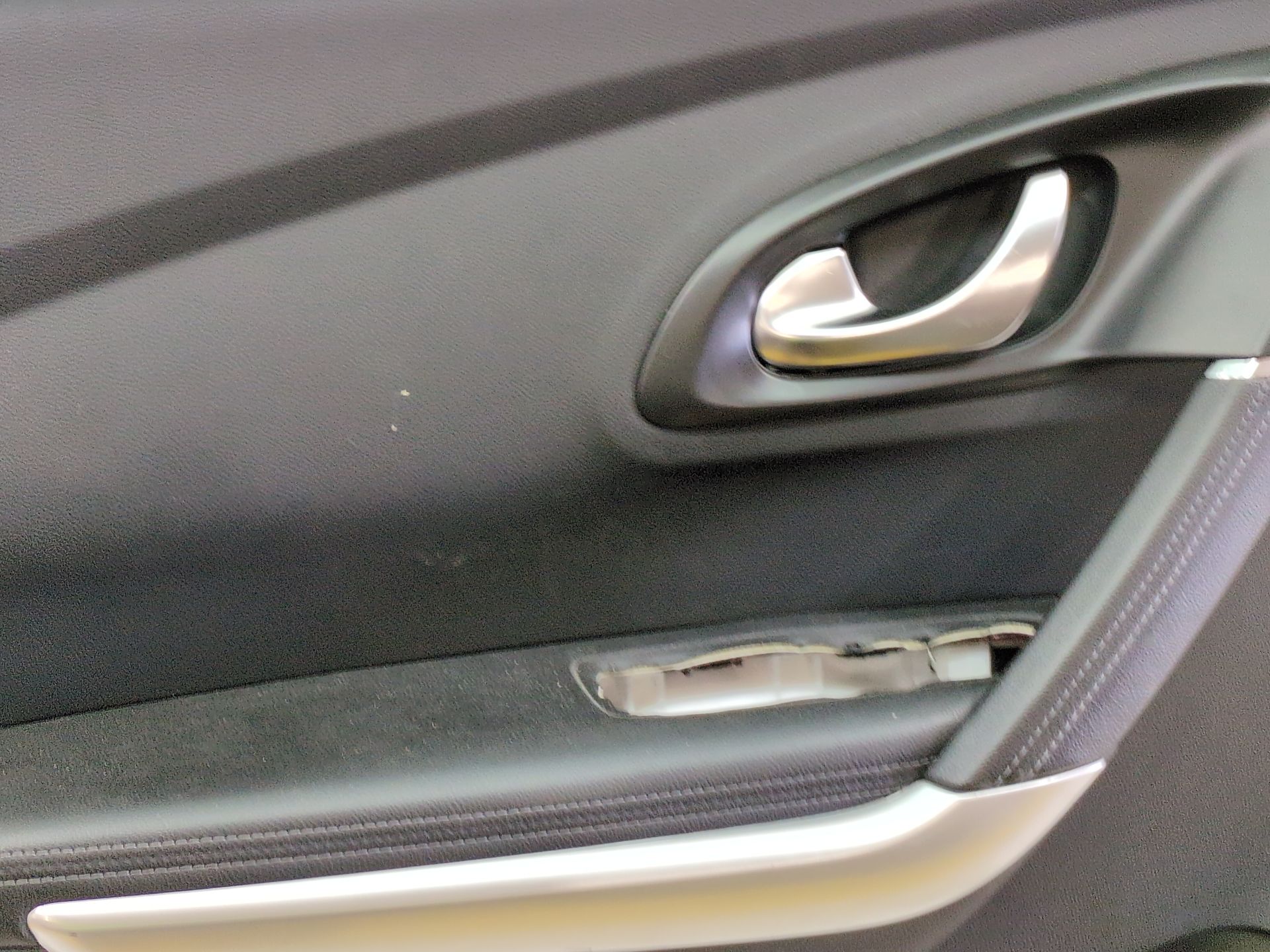 puerta_delantera_izquierda_801016831r_ice_white_bc_ov369_renault_kadjar_ha_hl_1_5_blue_dci_115