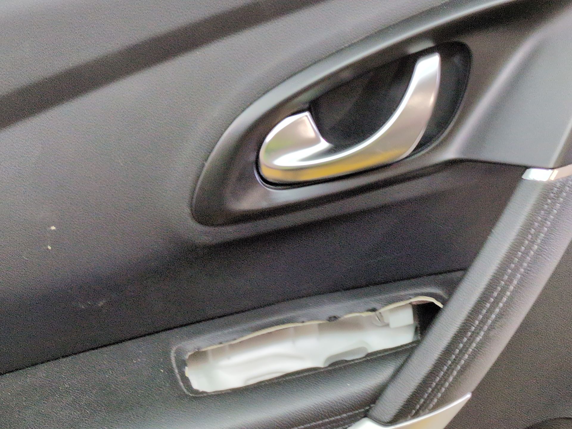 puerta_delantera_izquierda_801016831r_ice_white_bc_ov369_renault_kadjar_ha_hl_1_5_blue_dci_115