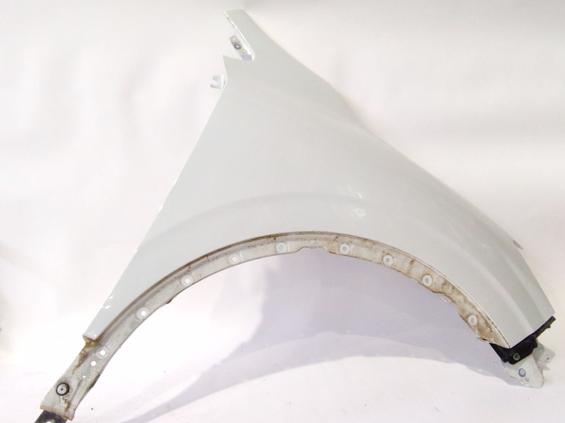 aleta_delantera_derecha_631006635r_ice_white_bc_ov369_renault_kadjar_ha_hl_1_5_blue_dci_115