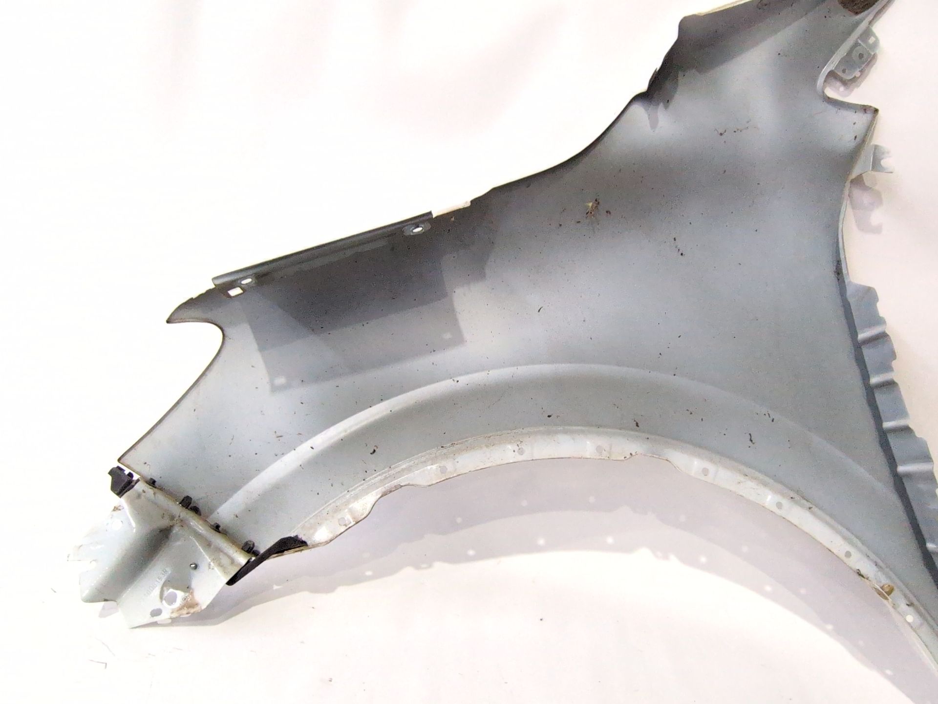 aleta_delantera_derecha_631006635r_ice_white_bc_ov369_renault_kadjar_ha_hl_1_5_blue_dci_115