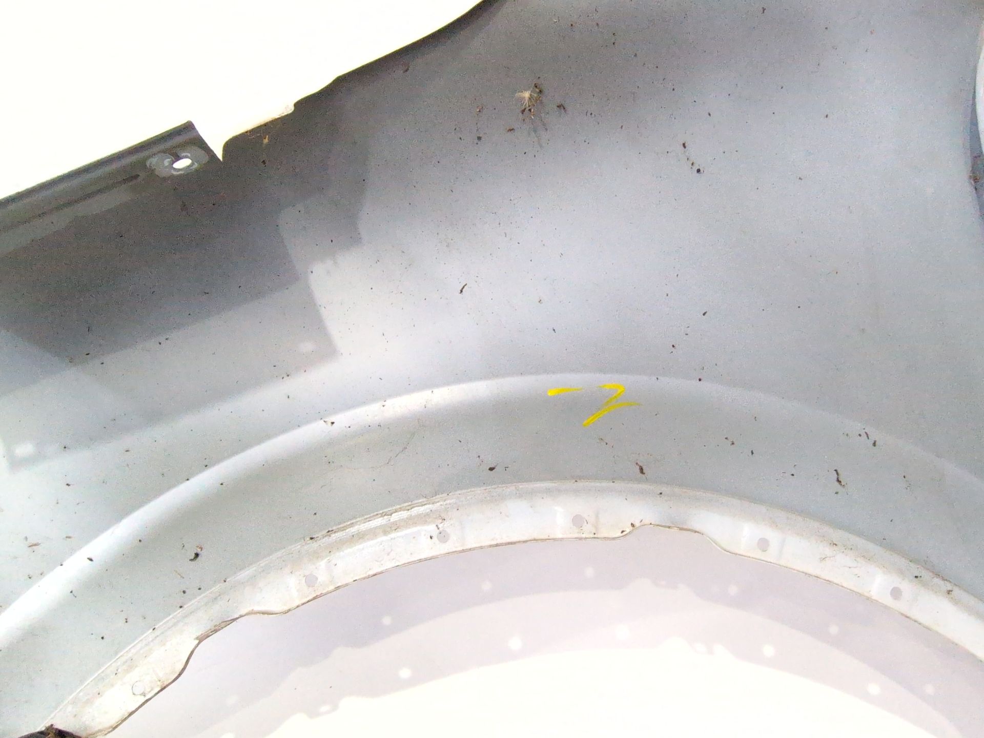 aleta_delantera_derecha_631006635r_ice_white_bc_ov369_renault_kadjar_ha_hl_1_5_blue_dci_115