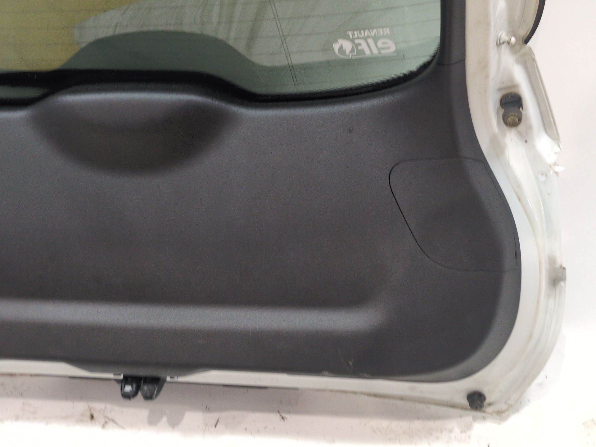 porton_trasero_901002847r_ice_white_bc_ov369_renault_kadjar_ha_hl_1_5_blue_dci_115