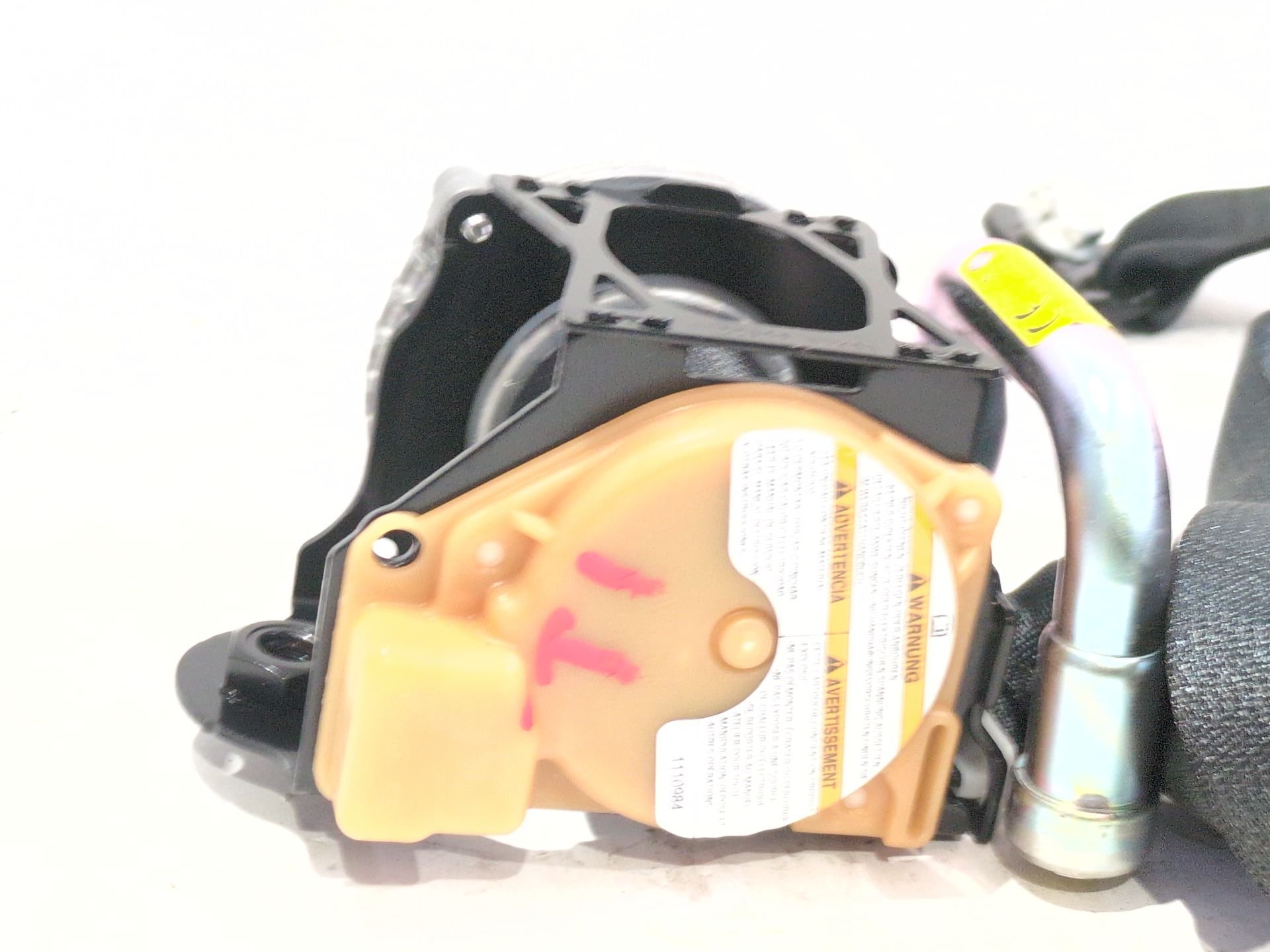 cinturon_seguridad_trasero_izquierdo_888419687r_renault_kadjar_ha_hl_1_5_blue_dci_115