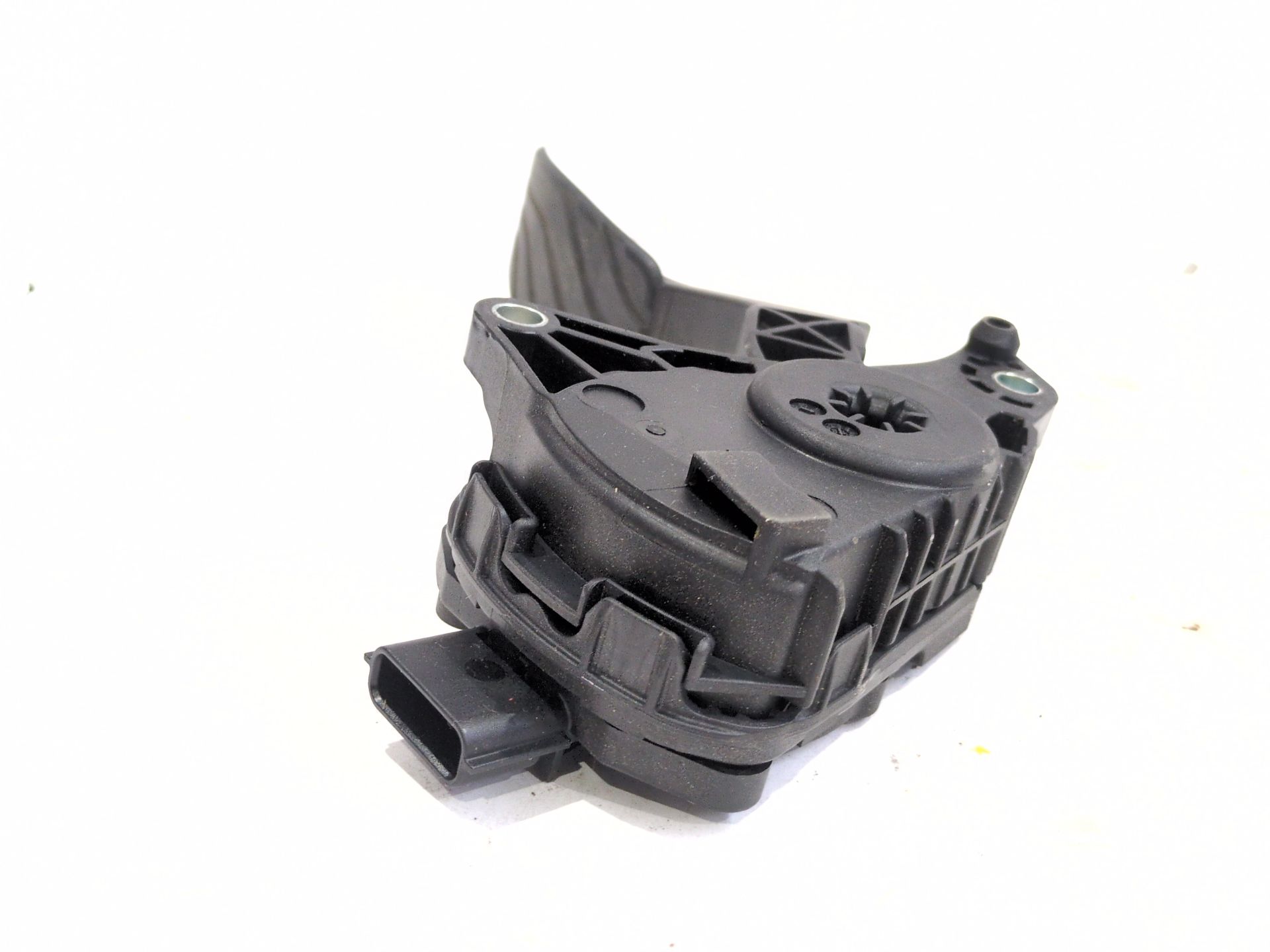 potenciometro_pedal_180024ba0b_6pv00997815_renault_kadjar_ha_hl_1_5_blue_dci_115
