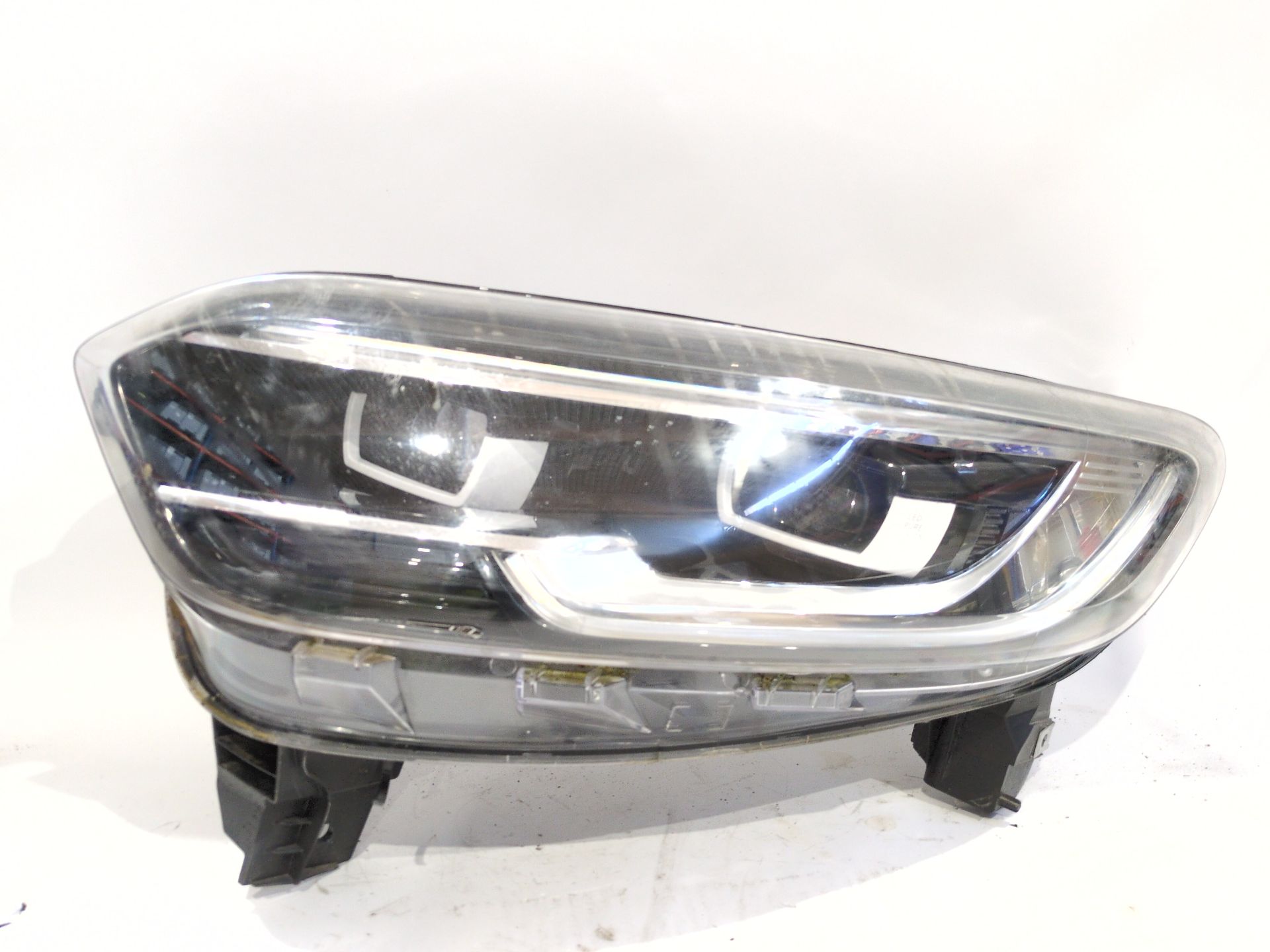 faro_izquierdo_260608385r_renault_kadjar_ha_hl_1_5_blue_dci_115