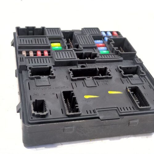 CAJA RELES / FUSIBLES RENAULT KADJAR (HA_ HL_) 1.5 BLUE DCI 115 - 284b69501r