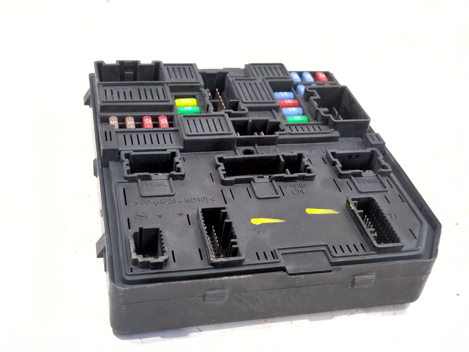 caja_reles_fusibles_284b69501r_renault_kadjar_ha_hl_1_5_blue_dci_115